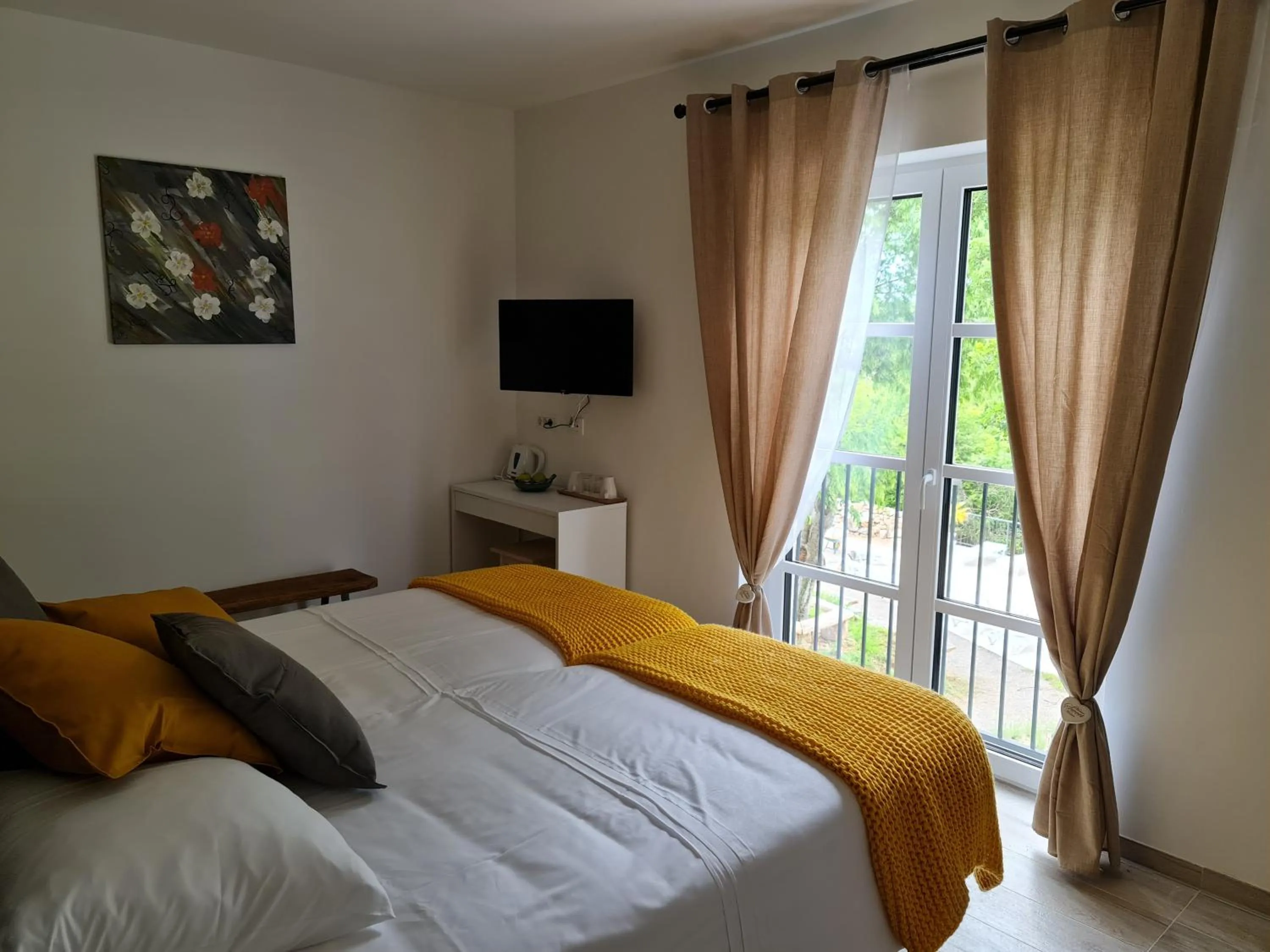 Bed in Boutique Resort OSMA - Adults Only