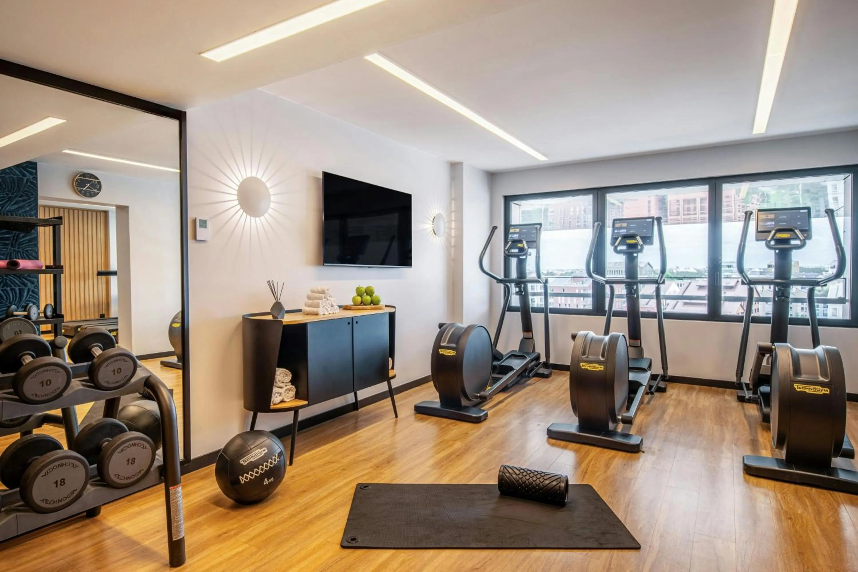 Fitness centre/facilities in Renaissance Bordeaux Hotel