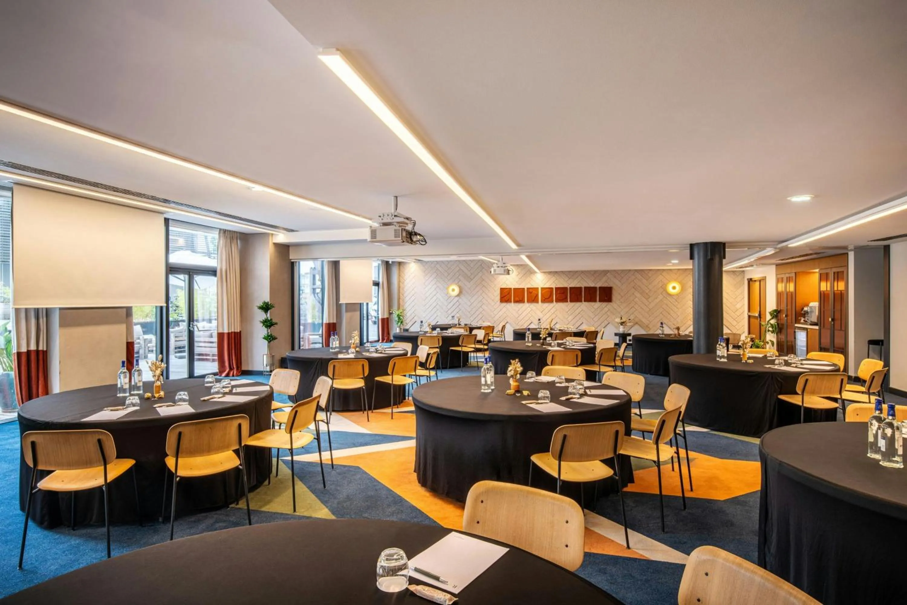 Meeting/conference room in Renaissance Bordeaux Hotel