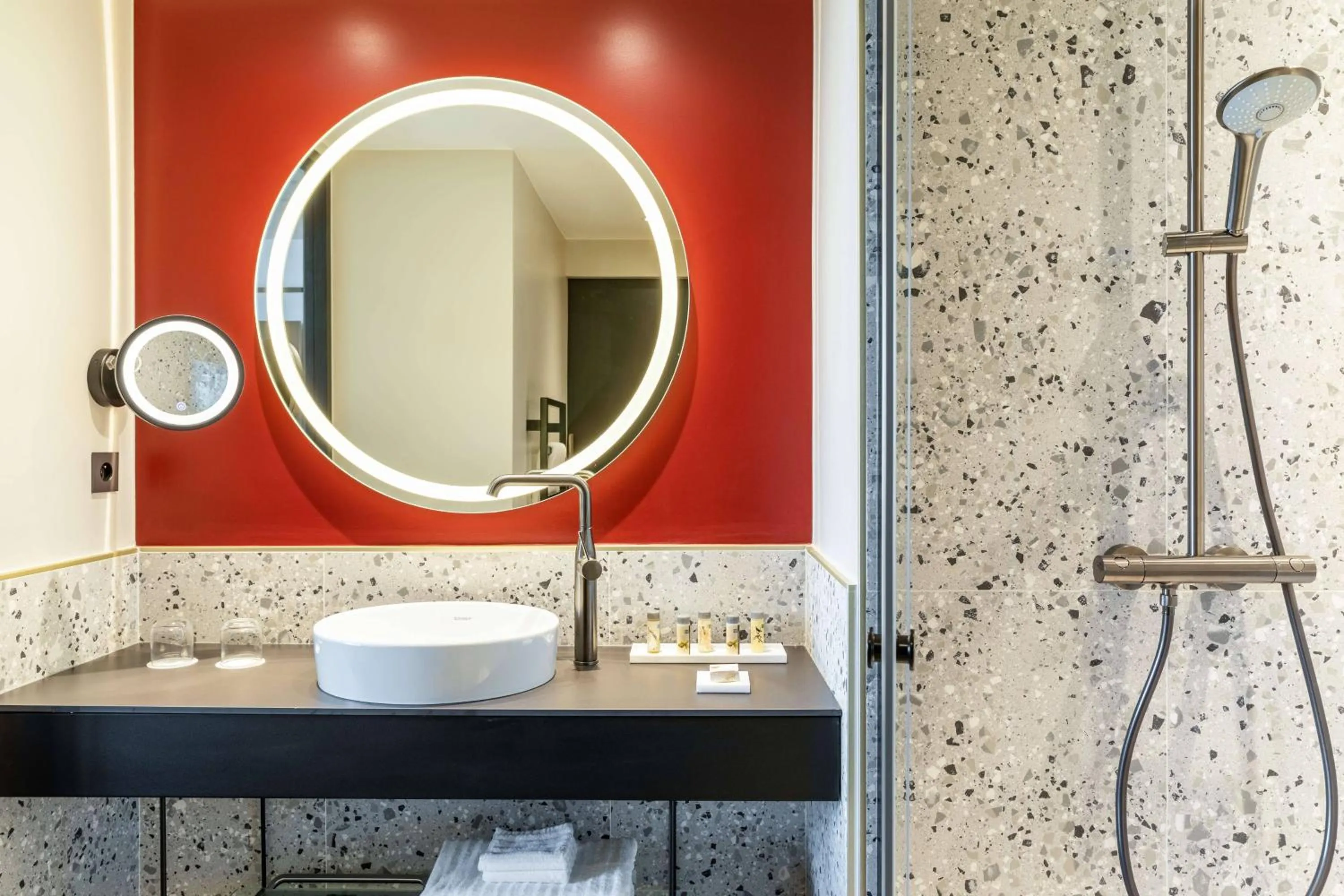 Bathroom in Renaissance Bordeaux Hotel