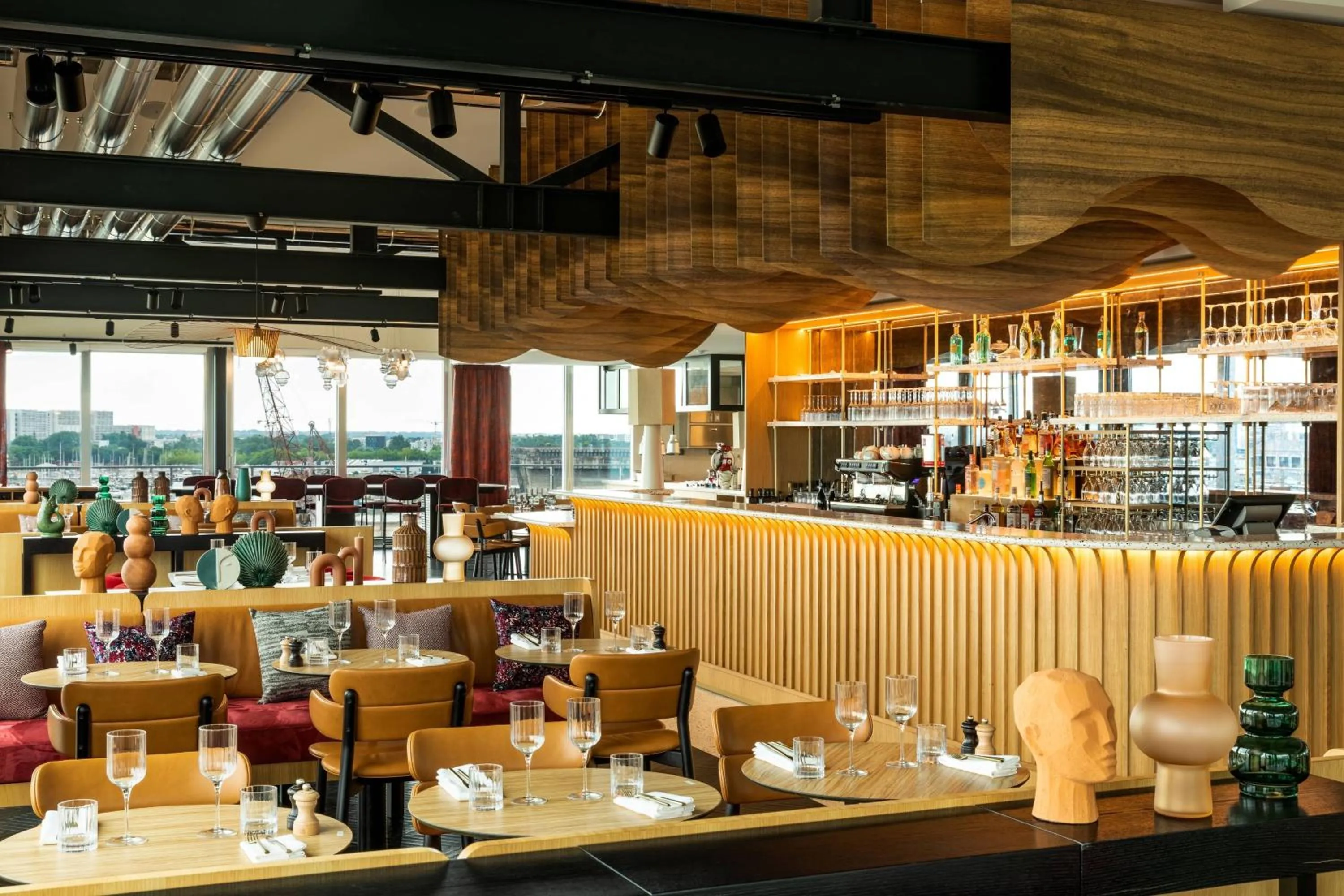 Restaurant/places to eat in Renaissance Bordeaux Hotel