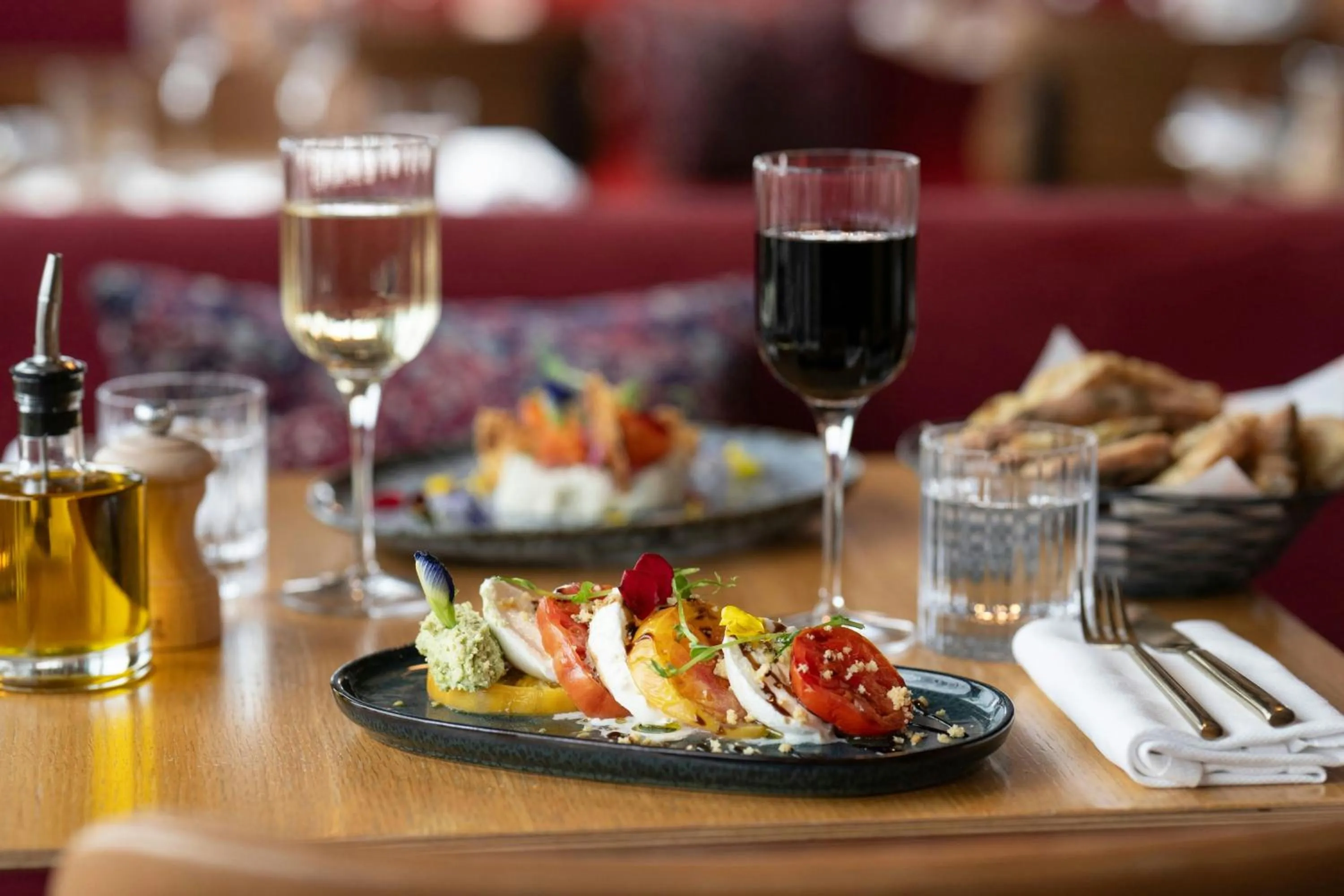 Restaurant/places to eat in Renaissance Bordeaux Hotel