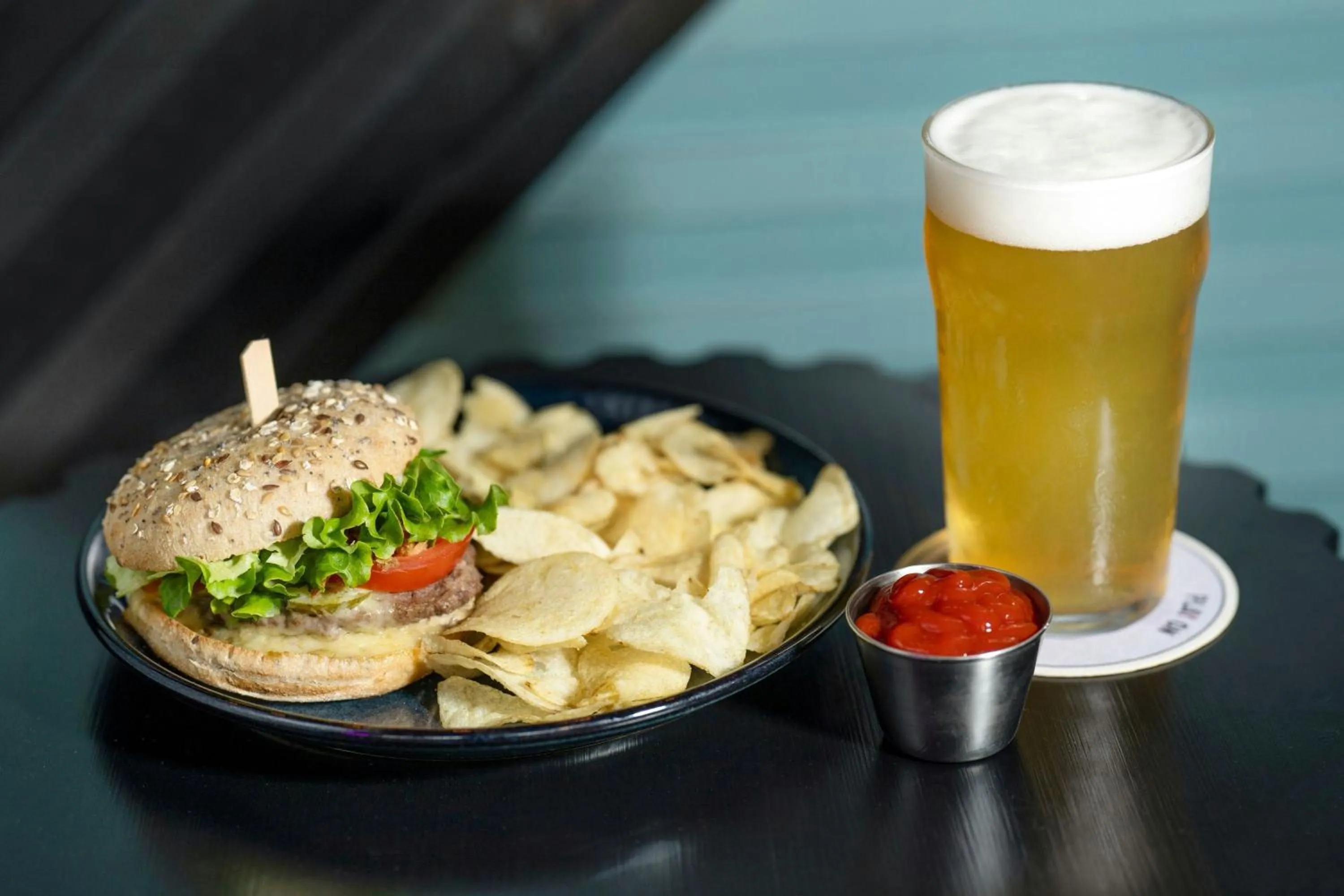 Restaurant/places to eat in Moxy Bordeaux