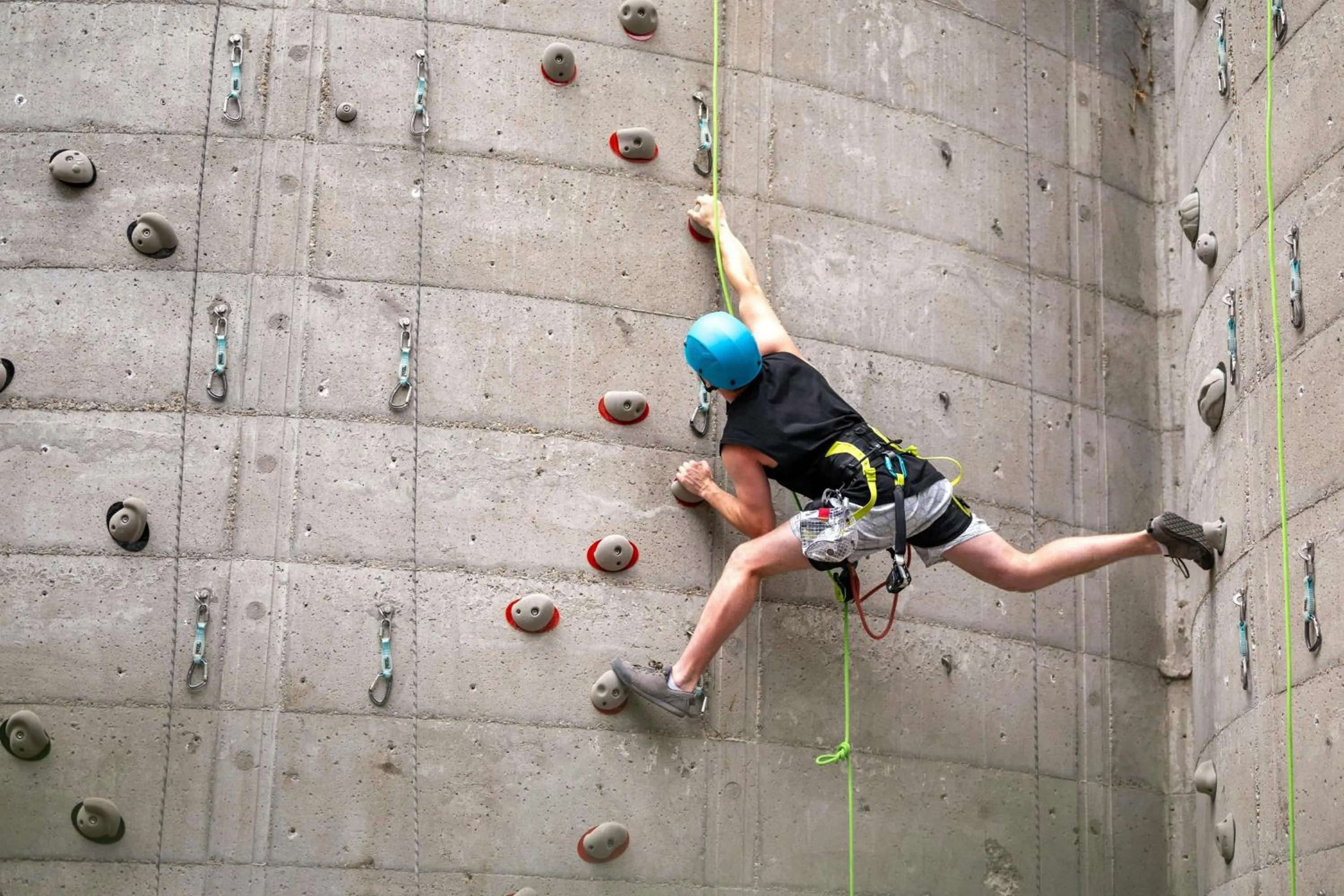 Fitness centre/facilities in Moxy Bordeaux