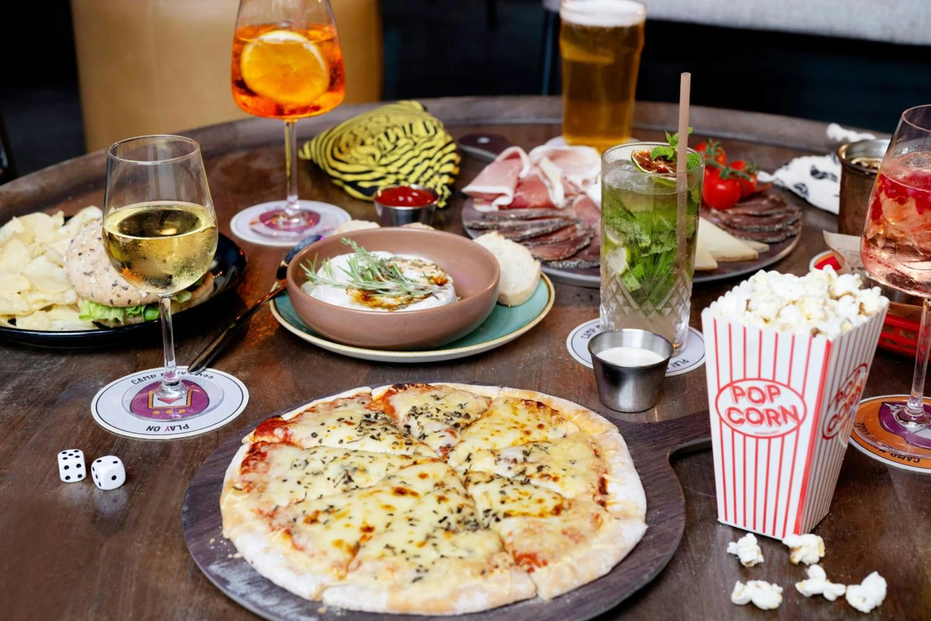 Restaurant/places to eat in Moxy Bordeaux