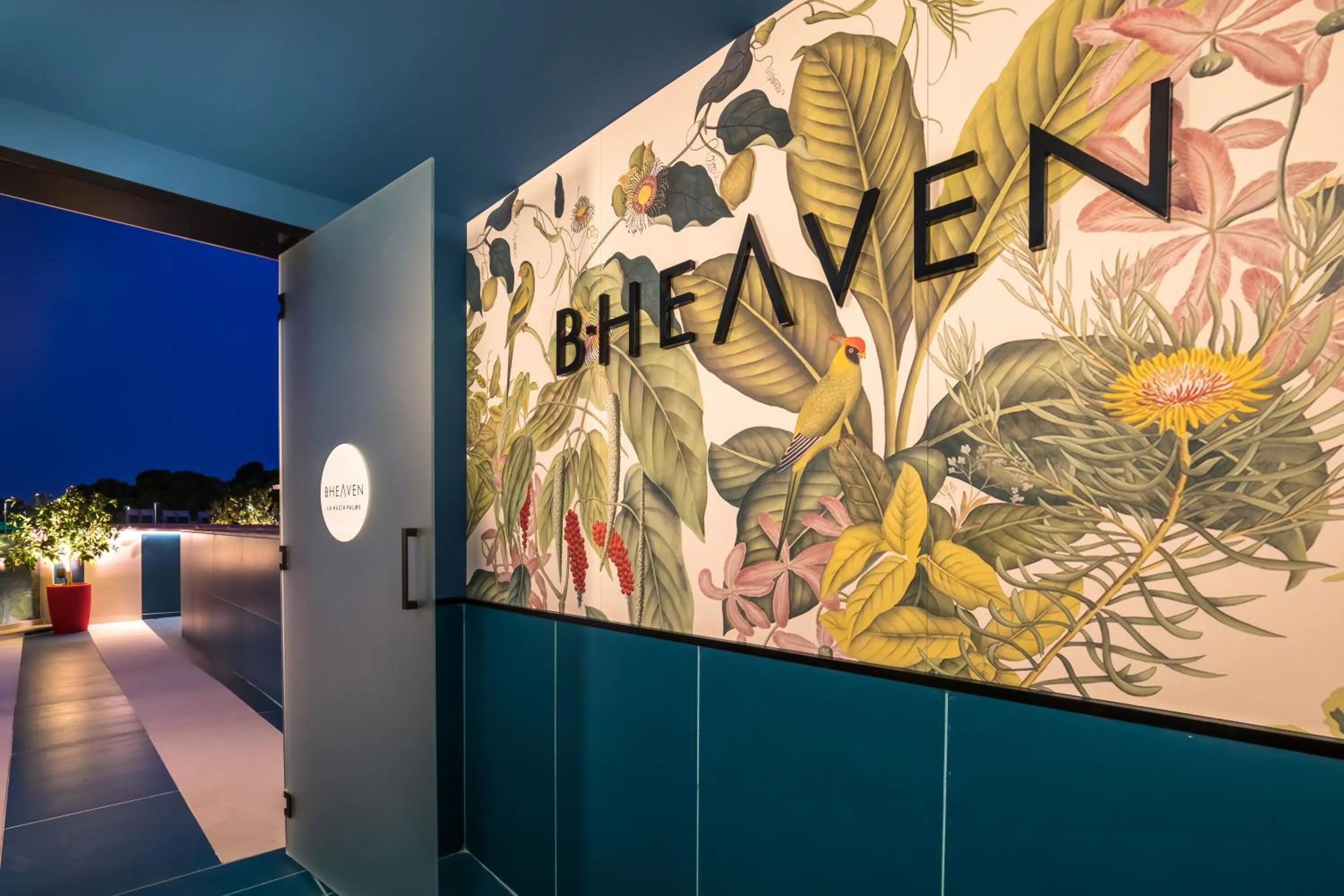 Night in Barceló La Nucía Palms