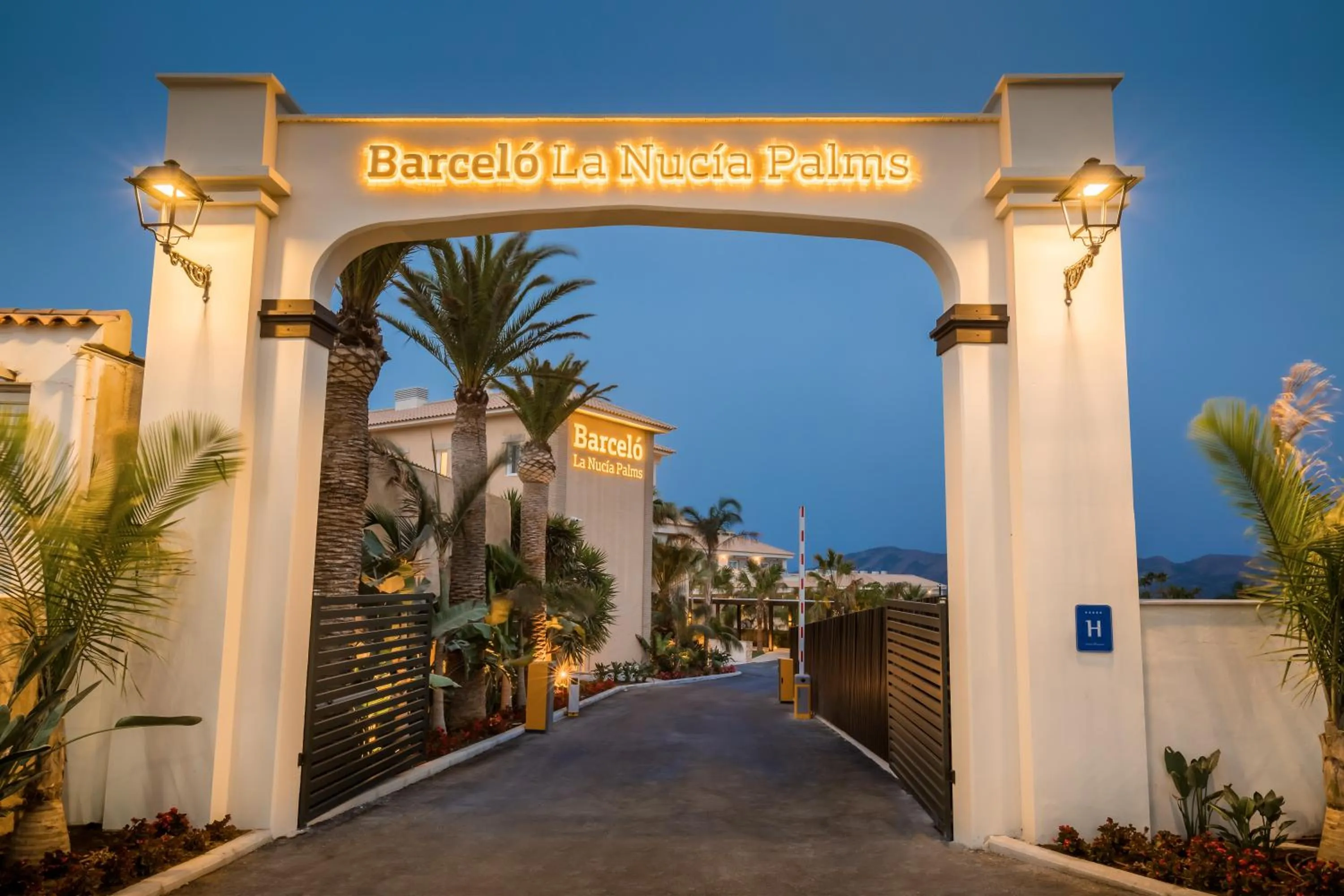 Facade/entrance in Barceló La Nucía Palms