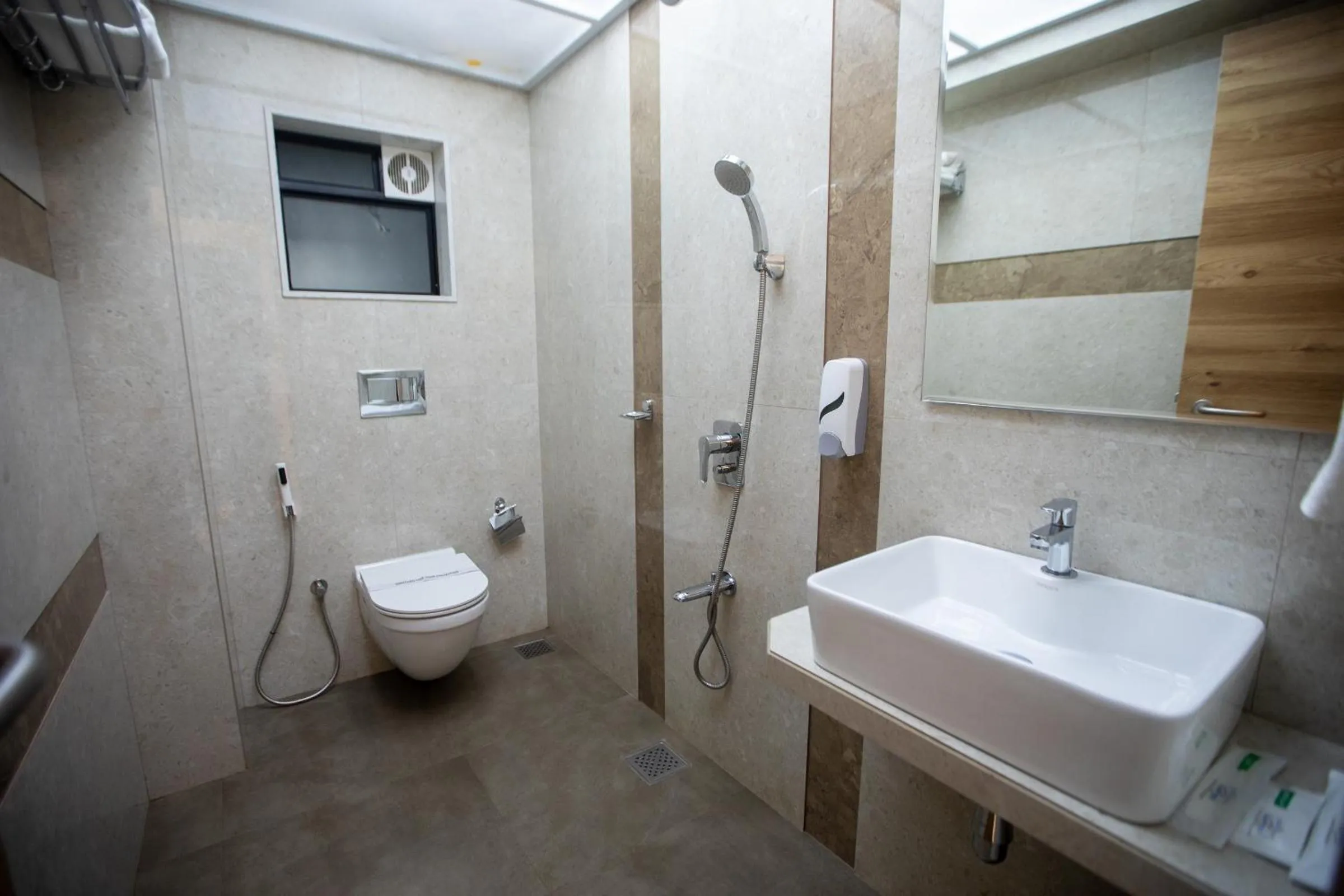 Shower in Hotel Naaz Executive