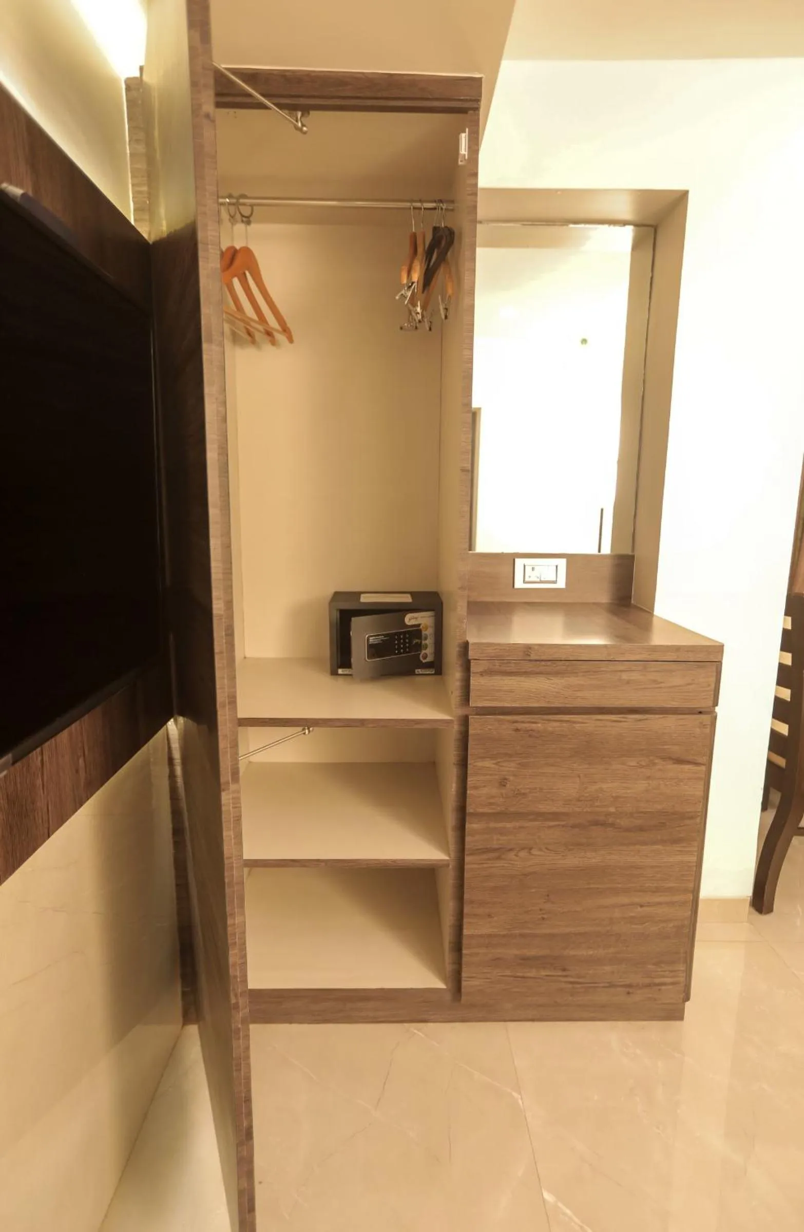 wardrobe in Hotel Naaz Executive