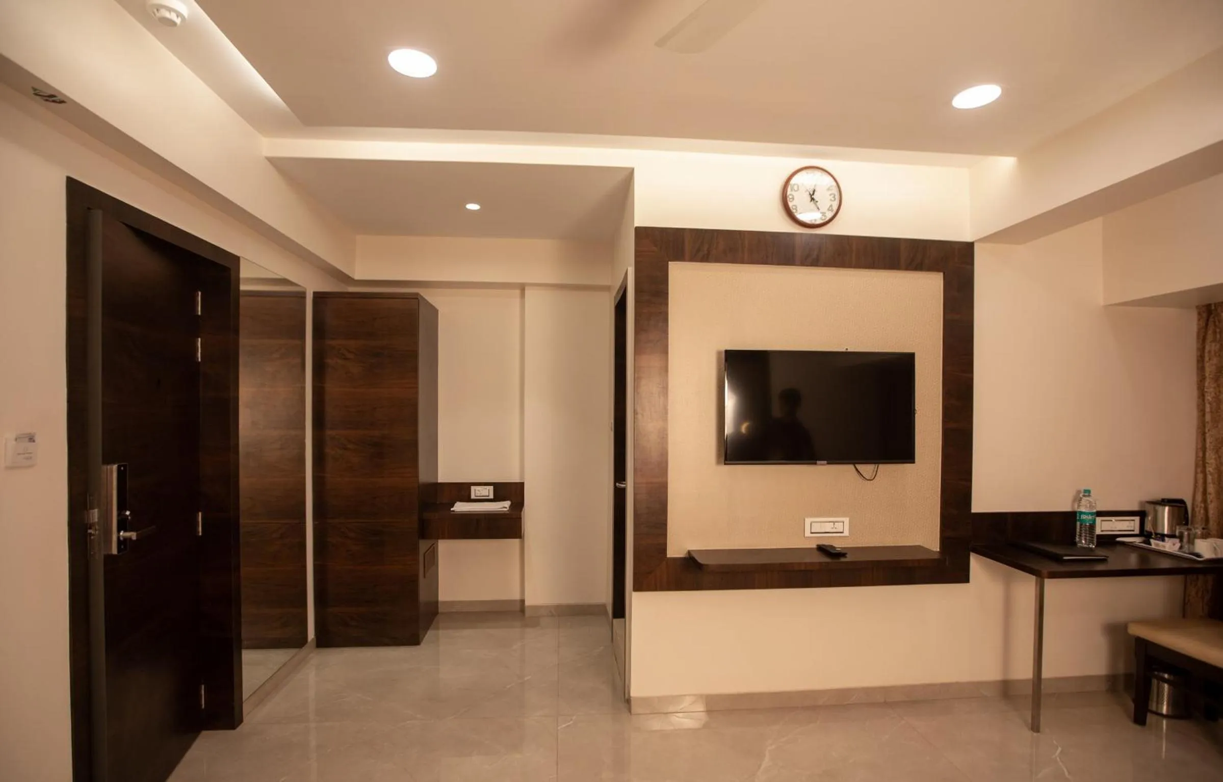 TV and multimedia in Hotel Naaz Executive