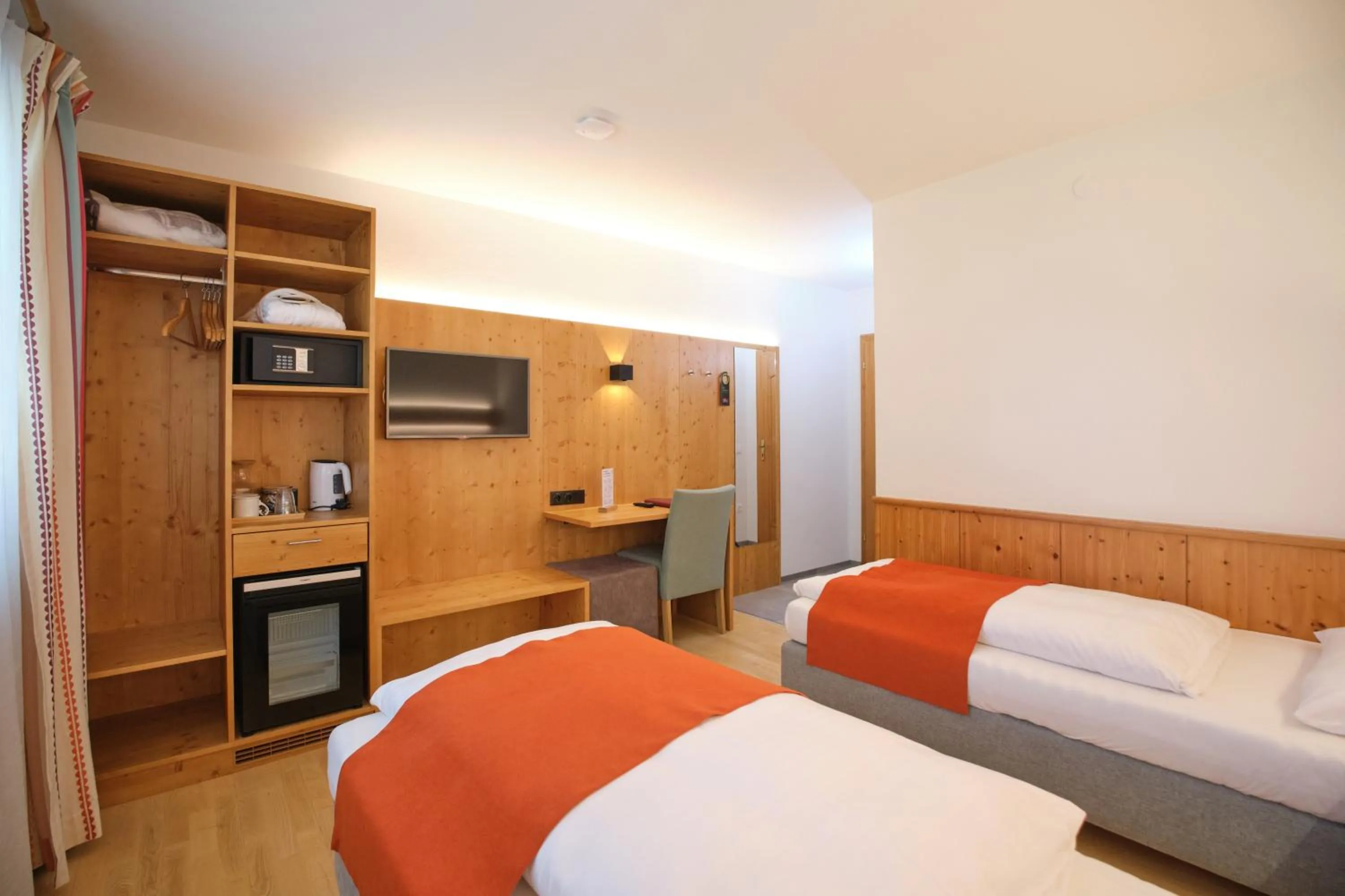 Bedroom, Bed in Santner, Hotel