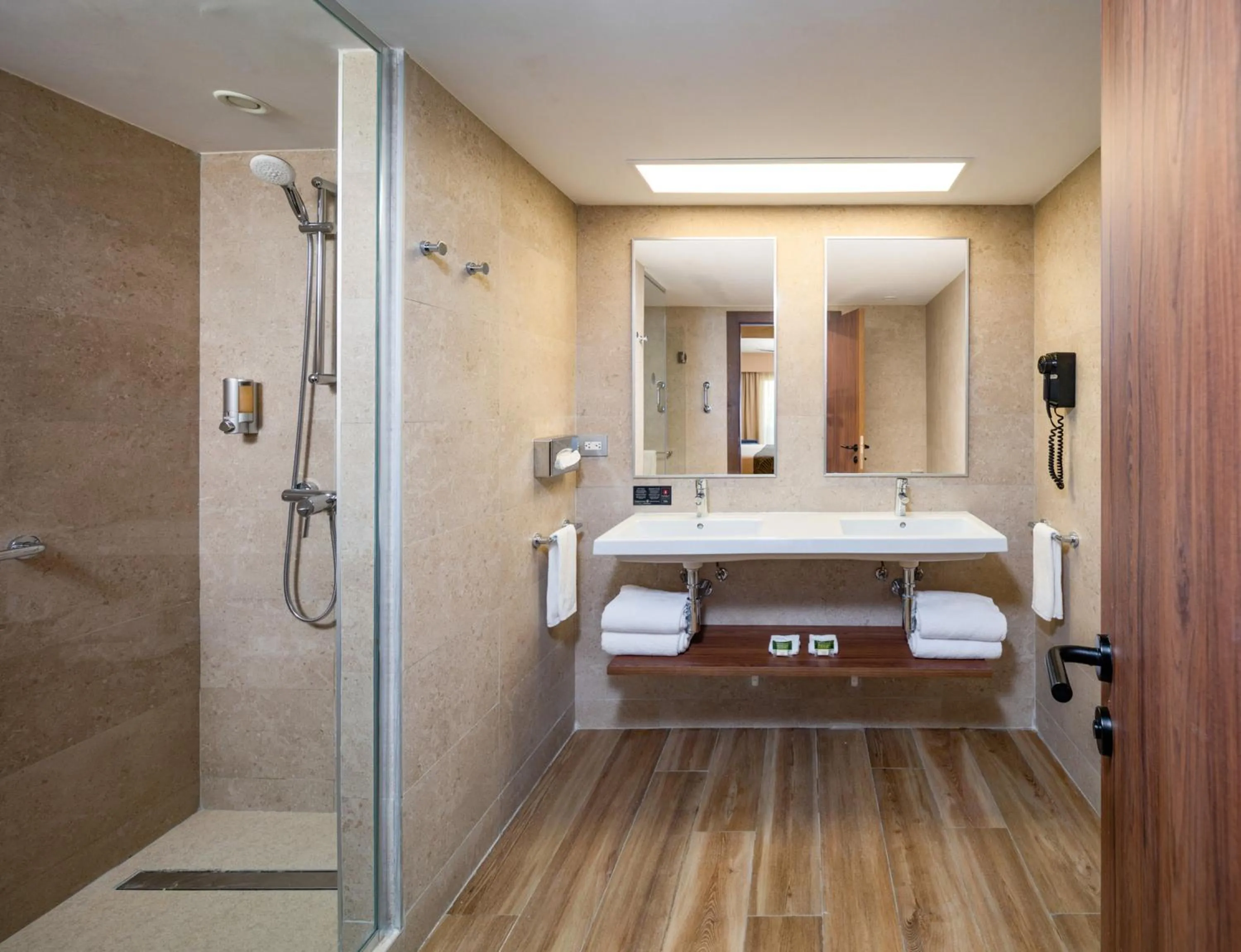 Shower, Bed in Riu Montego Bay - Adults Only - All Inclusive