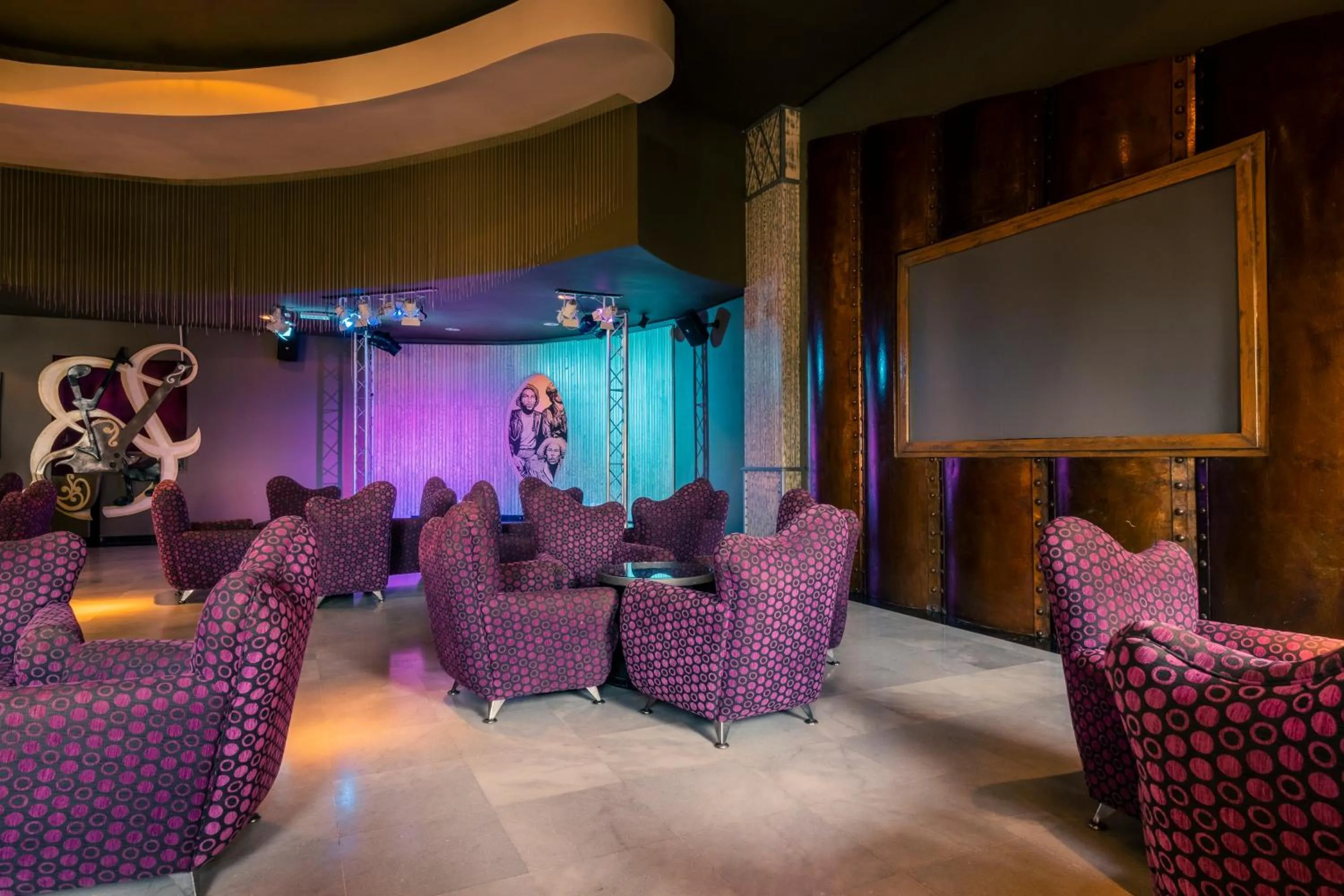 Lounge or bar in Iberostar Selection Rose Hall Suites - All Inclusive