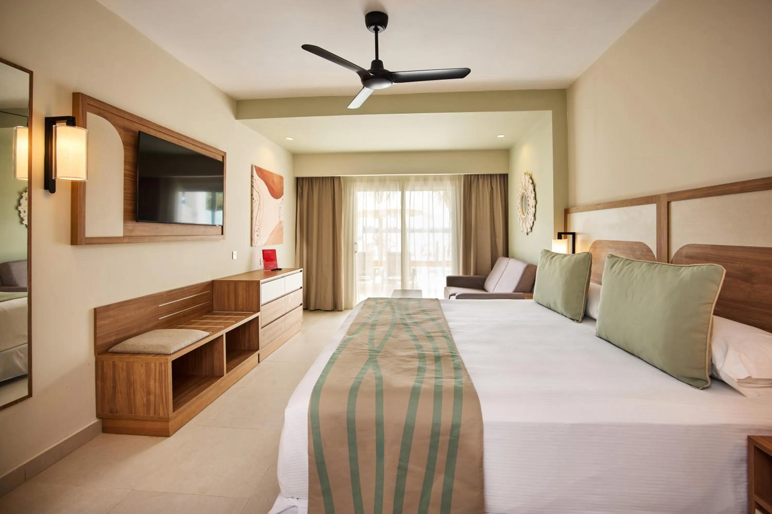 Photo of the whole room, Bed in Riu Negril - All Inclusive