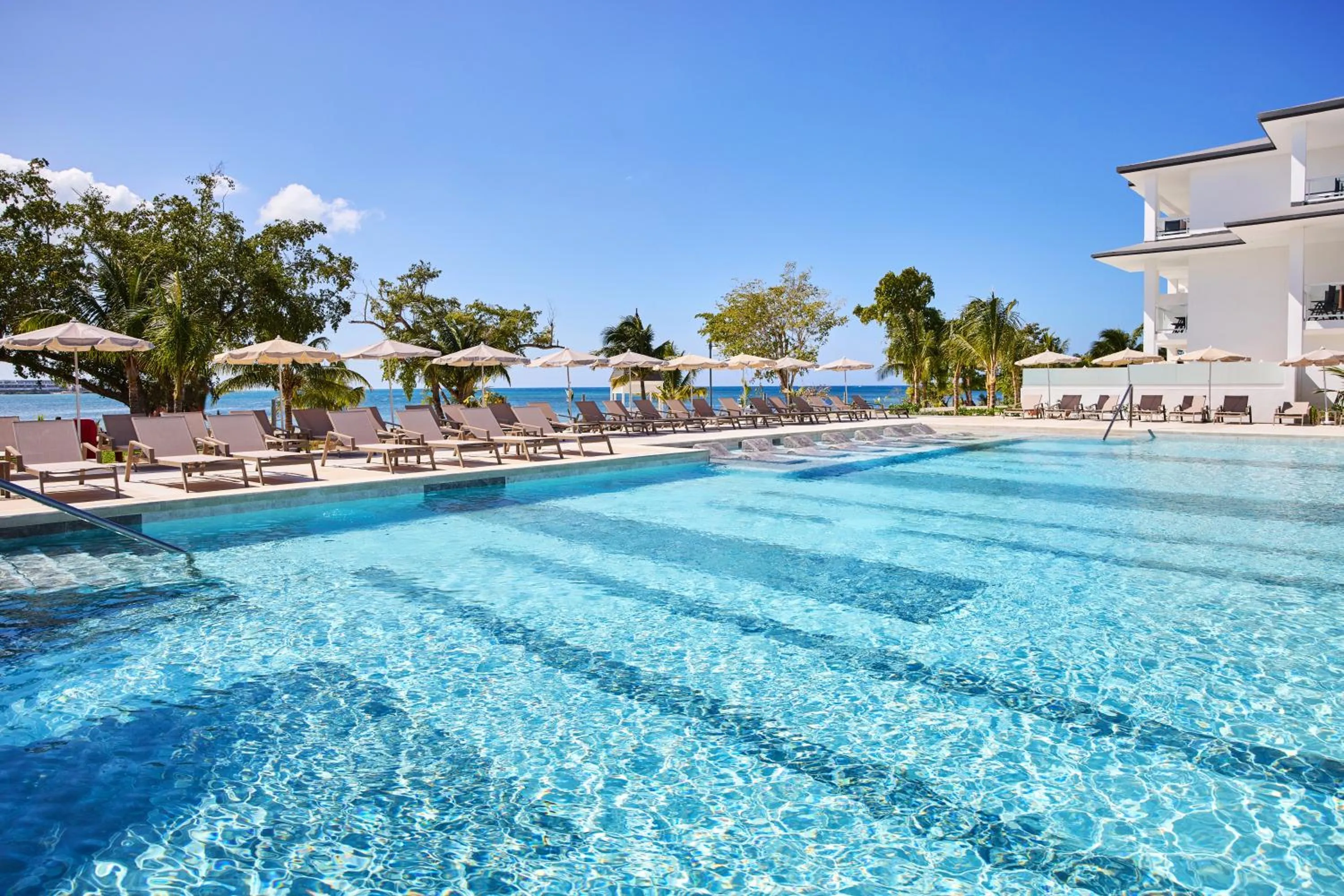 Swimming pool in Riu Negril - All Inclusive