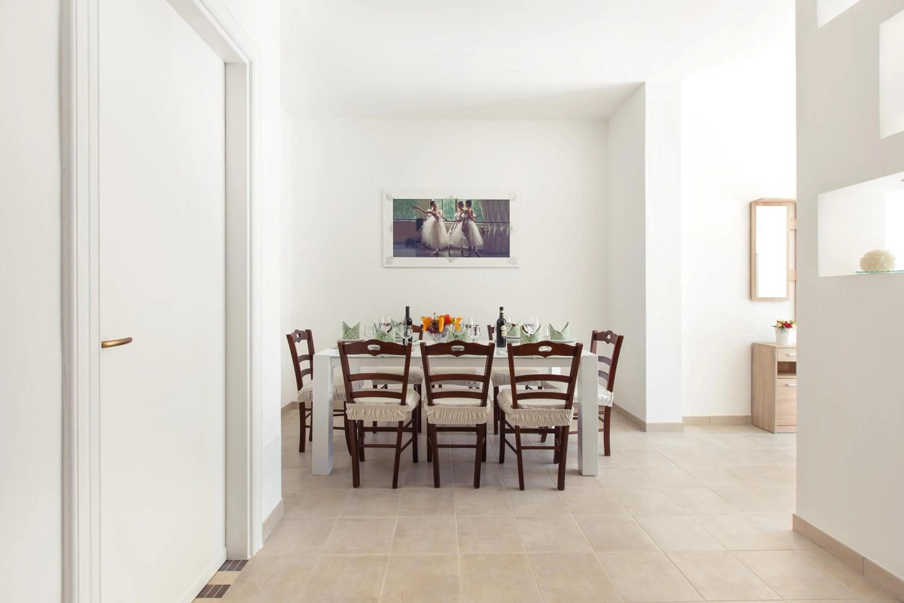 Dining area in Villa Martina by BarbarHouse