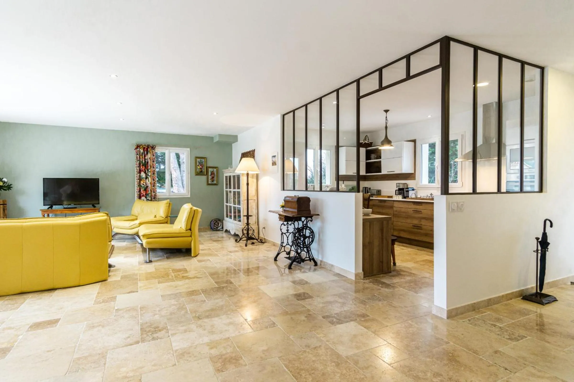 Stunning house on the edge of the Luberon