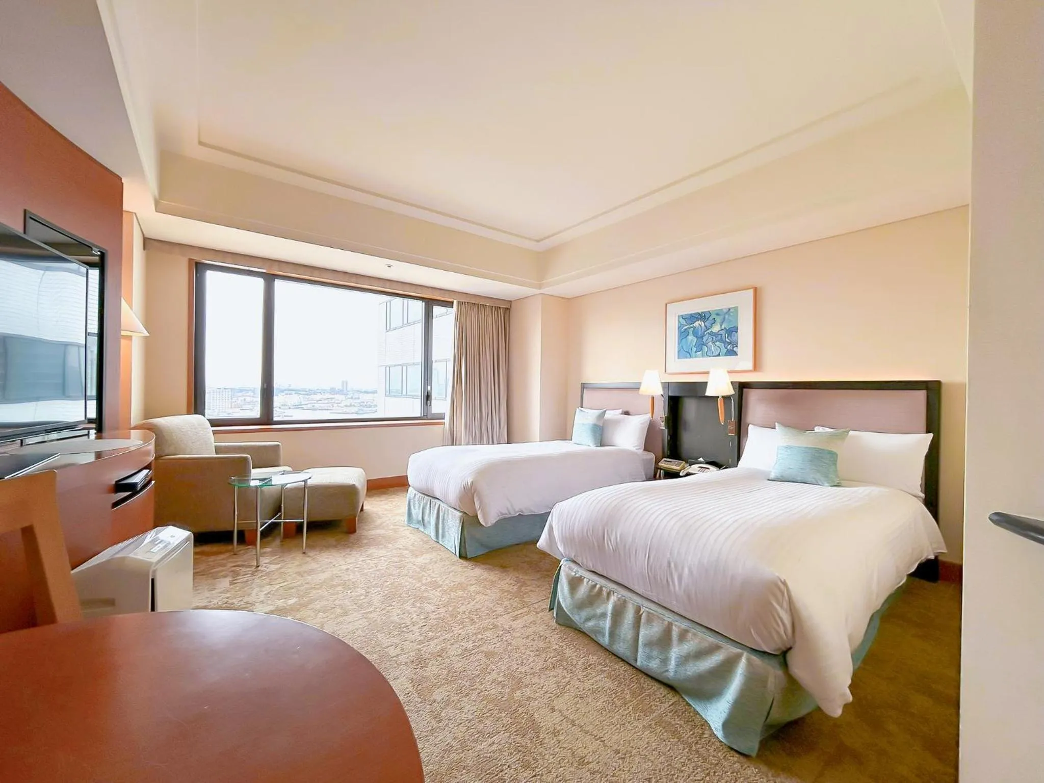 Photo of the whole room, Bed in The Yokohama Bay Hotel Tokyu