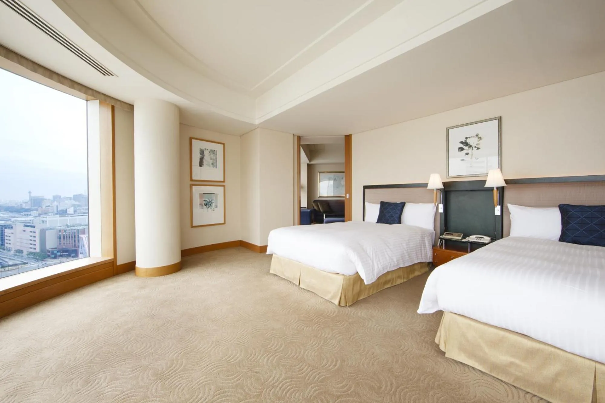 Photo of the whole room, Bed in The Yokohama Bay Hotel Tokyu
