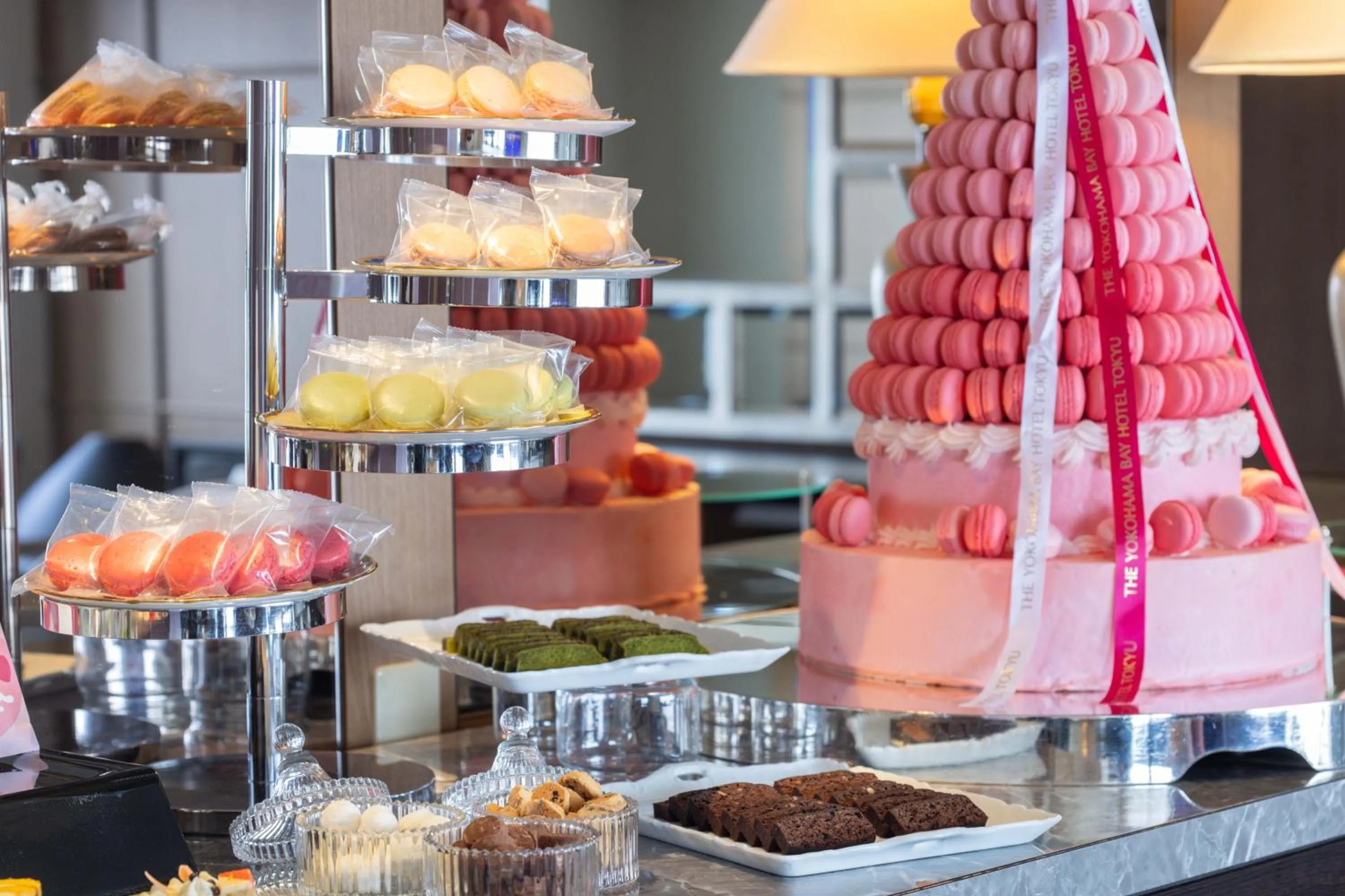 Lounge or bar in The Yokohama Bay Hotel Tokyu