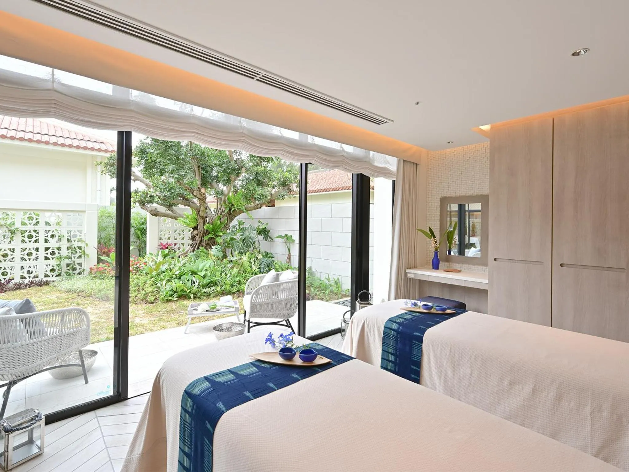 Spa and wellness centre/facilities, Bed in FUSAKI BEACH RESORT HOTEL & VILLAS
