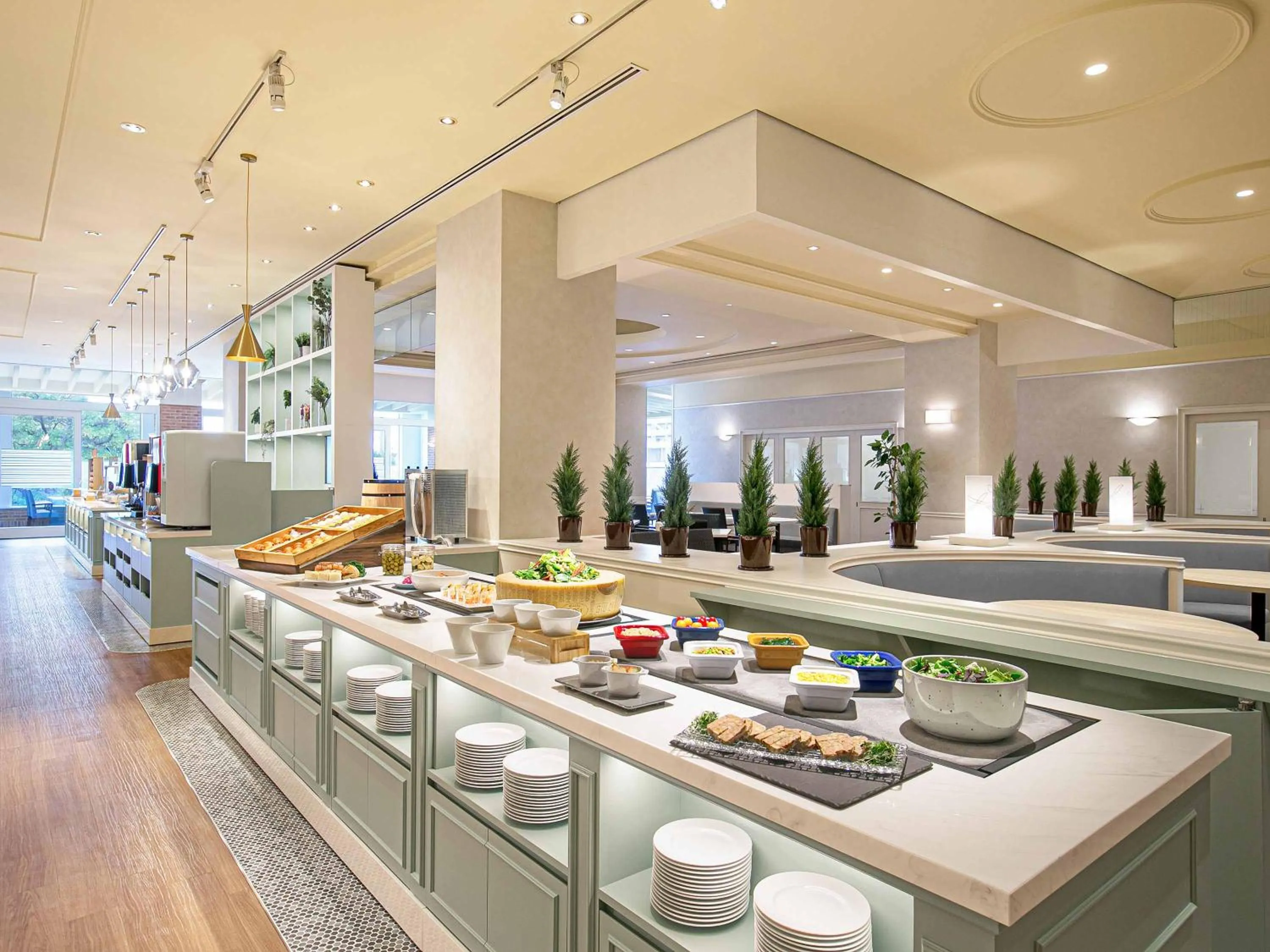 Restaurant/places to eat in Oriental Hotel Tokyo Bay