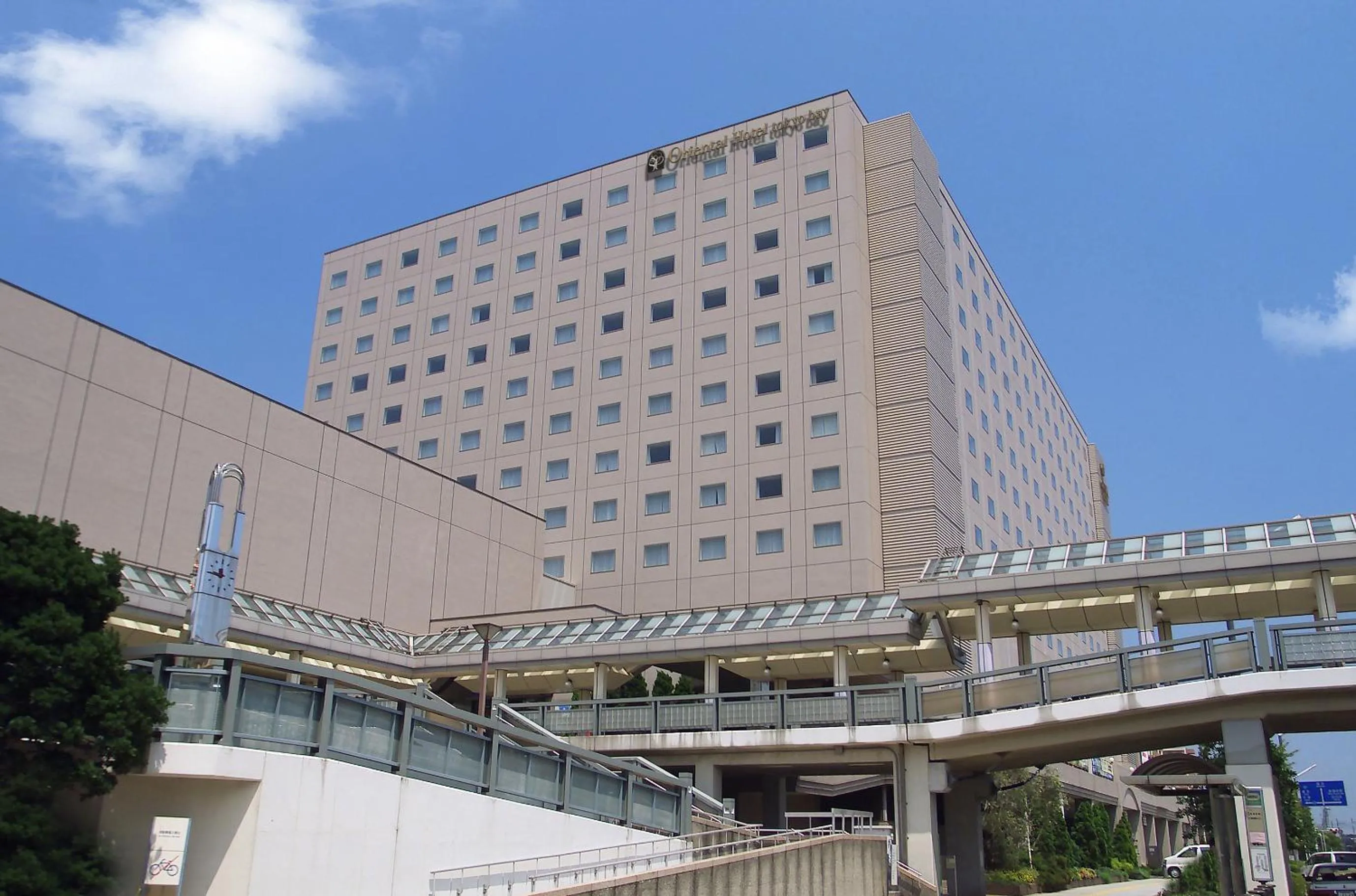 Facade/entrance in Oriental Hotel Tokyo Bay
