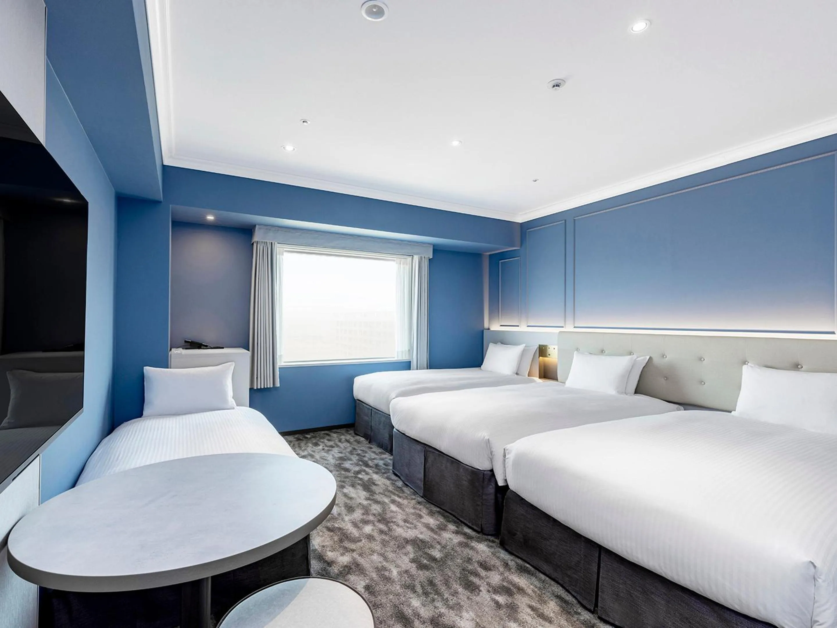 Photo of the whole room, Bed in Oriental Hotel Tokyo Bay