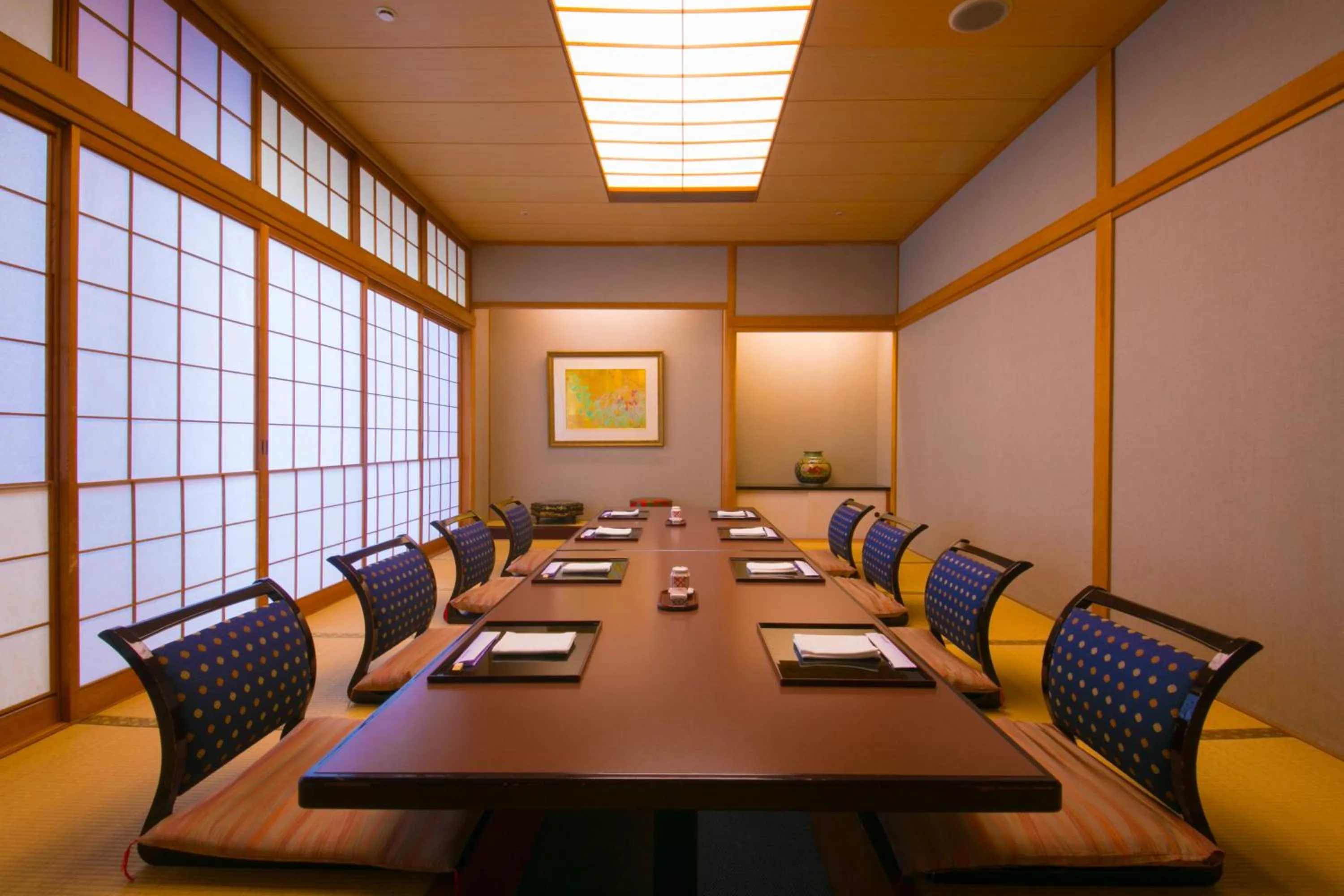 Restaurant/places to eat in Laguna Garden Hotel