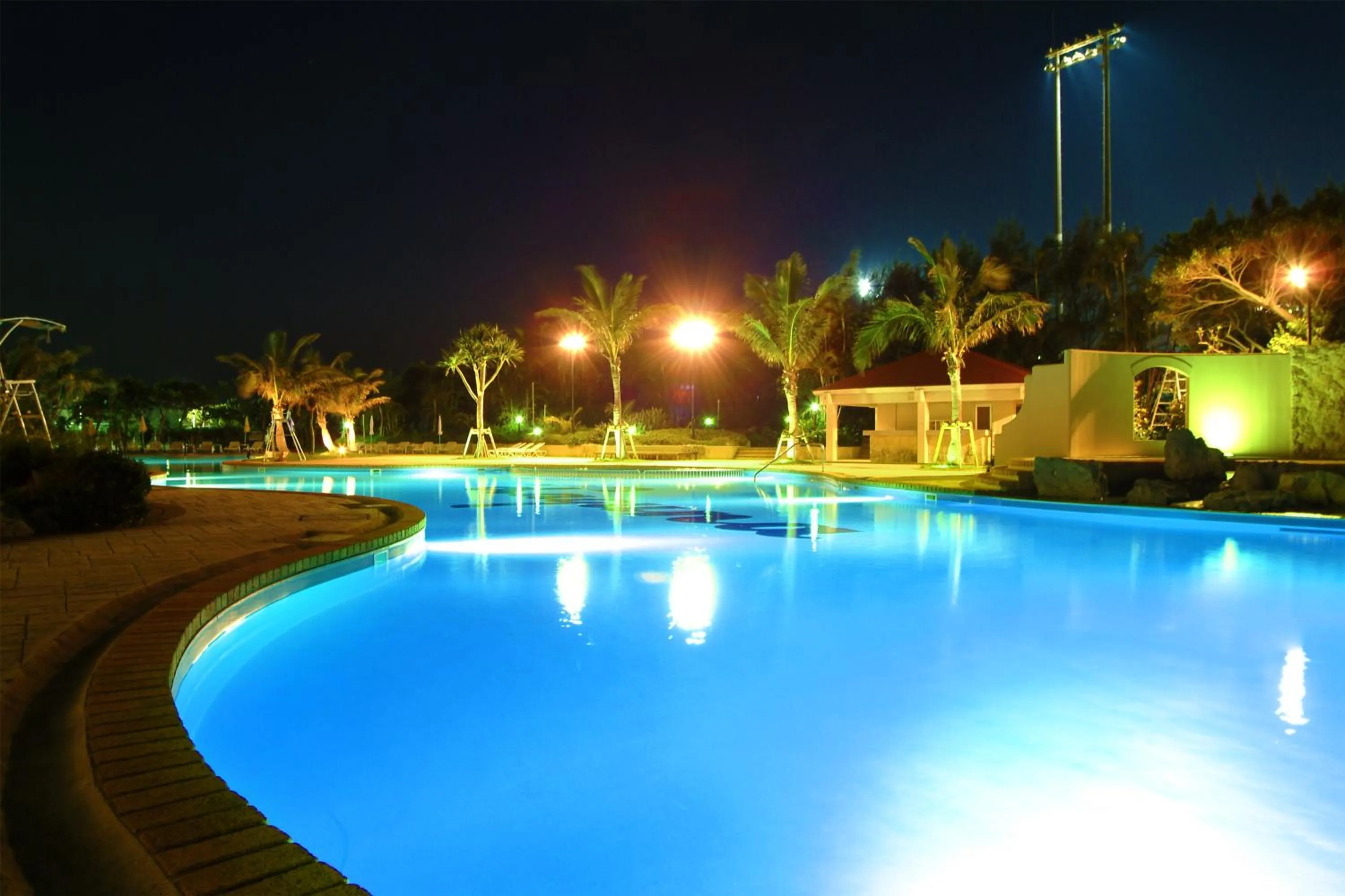 Swimming pool in Laguna Garden Hotel