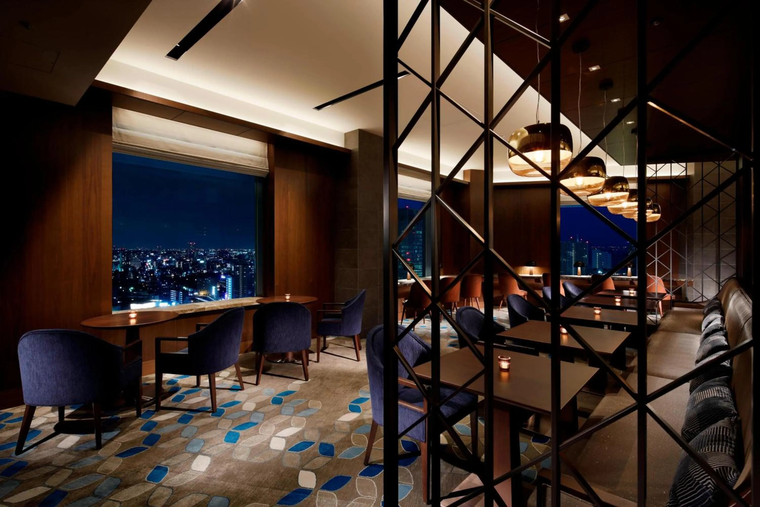 Lounge or bar in Yokohama Bay Sheraton Hotel and Towers