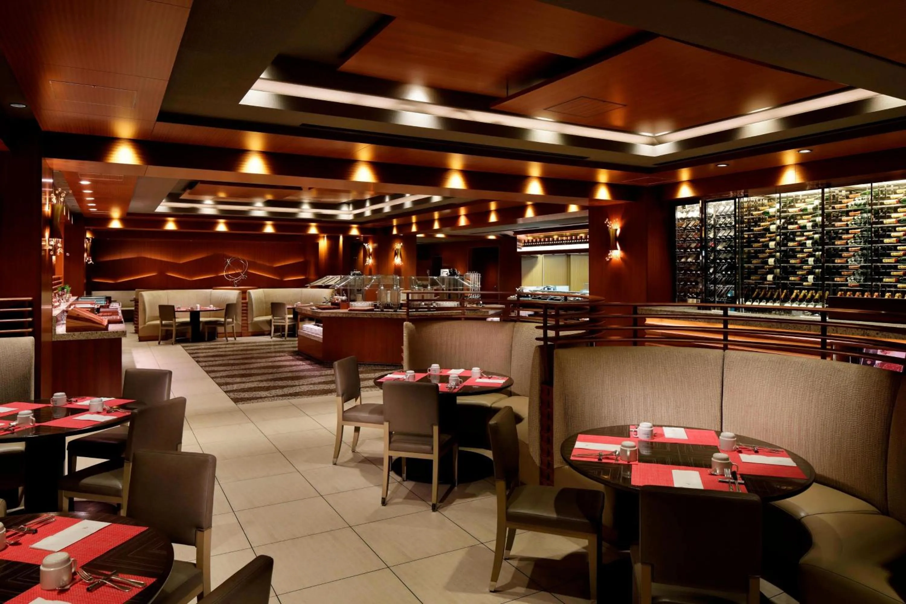 Restaurant/places to eat in Yokohama Bay Sheraton Hotel and Towers