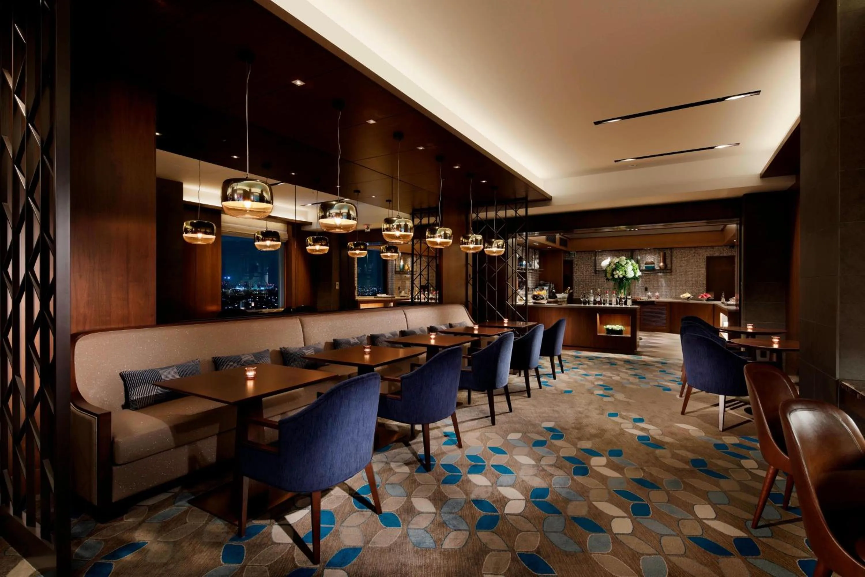 Lounge or bar in Yokohama Bay Sheraton Hotel and Towers