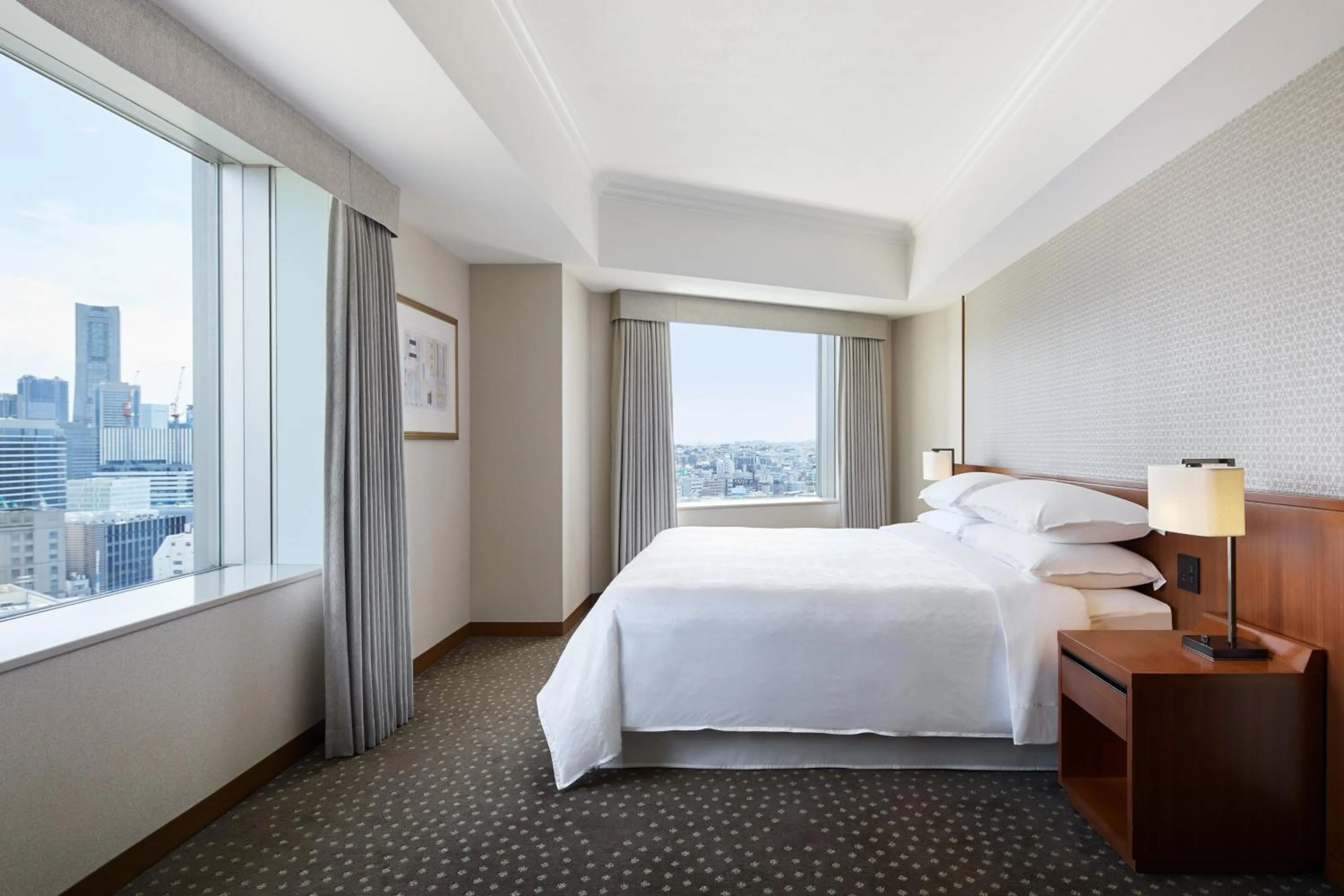 Photo of the whole room, Bed in Yokohama Bay Sheraton Hotel and Towers