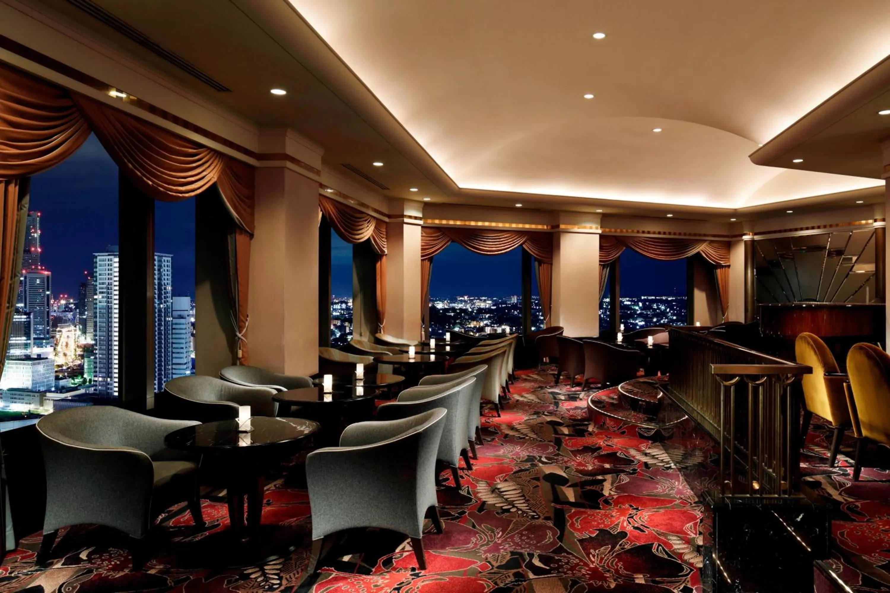 Lounge or bar in Yokohama Bay Sheraton Hotel and Towers
