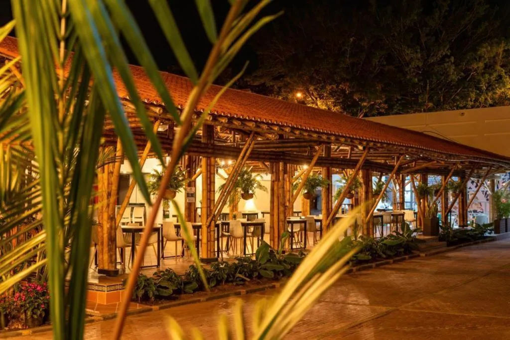 Property building in Hotel Vanguardia Natural