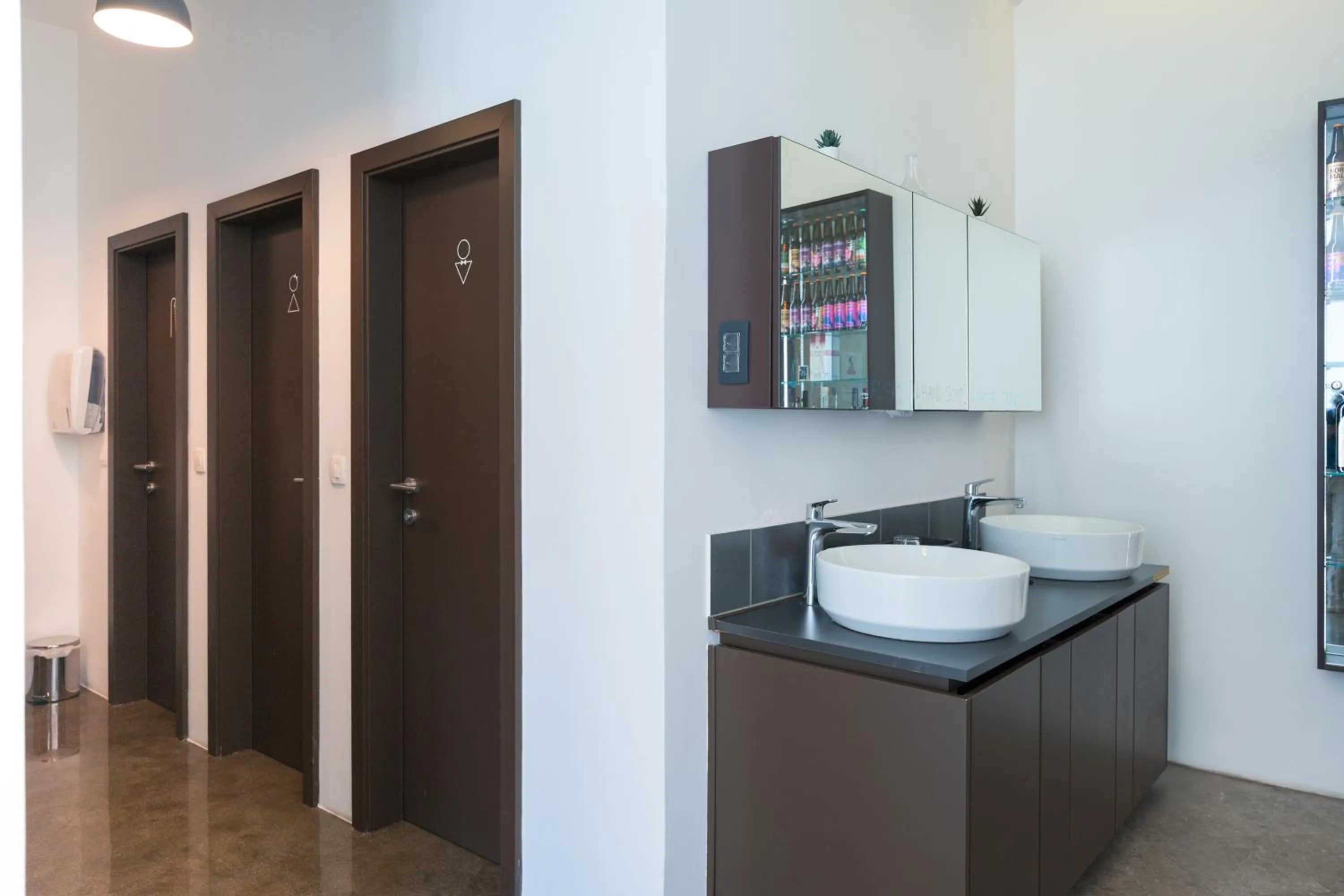 Shower in ATIK ROOMS