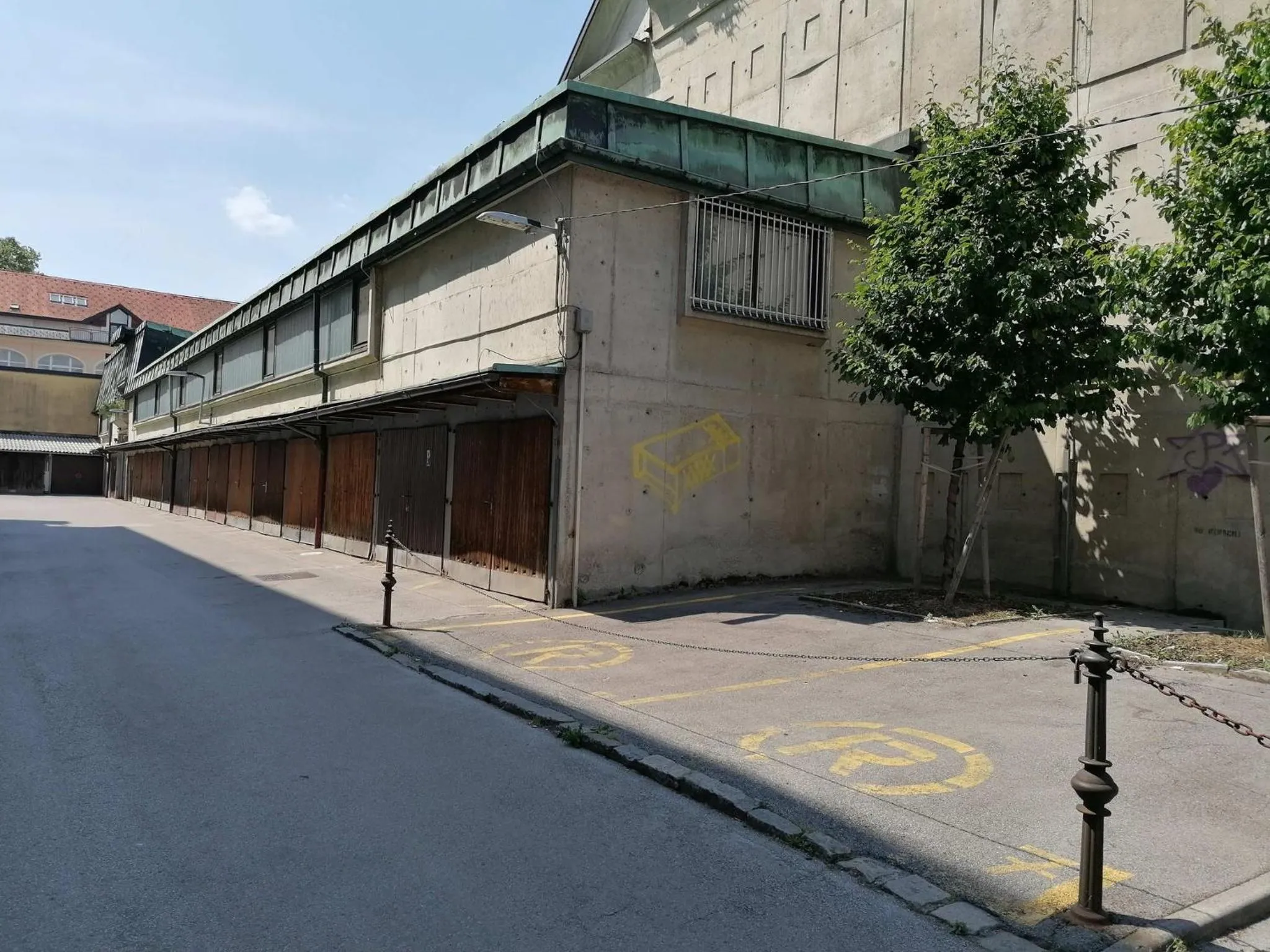 Parking in ATIK ROOMS