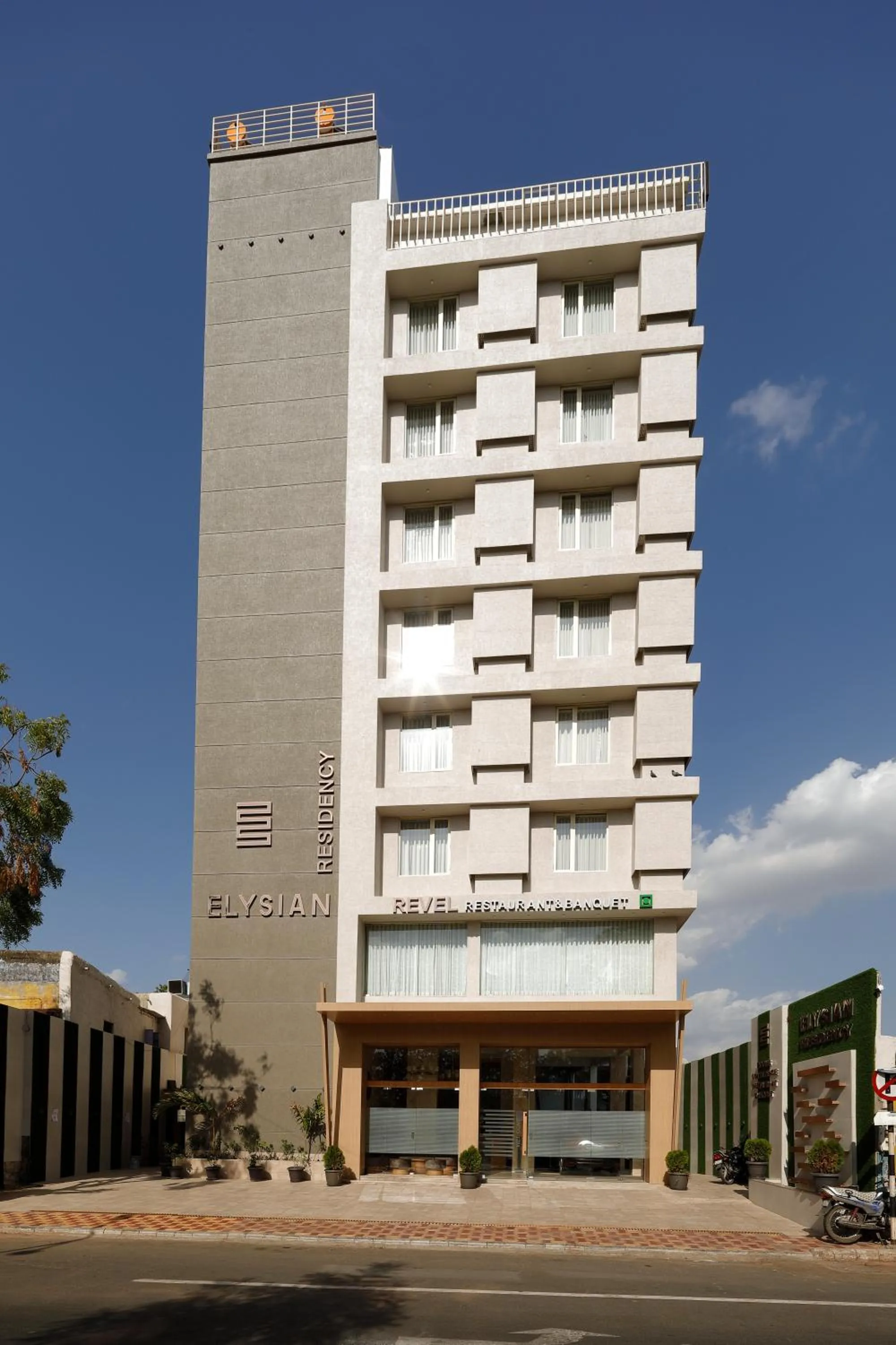 Property building in Hotel Elysian Residency