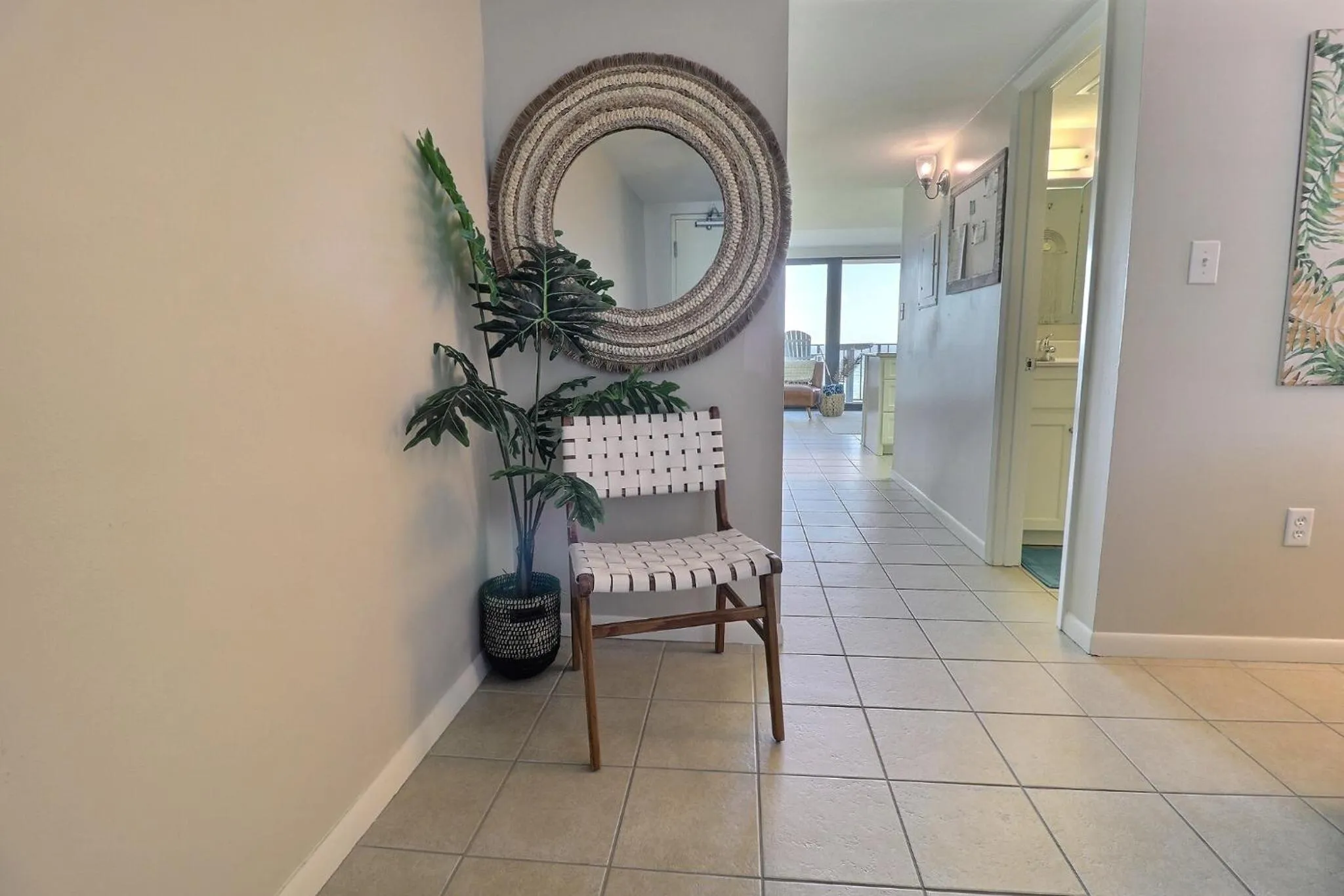 Facade/entrance in Island Winds East