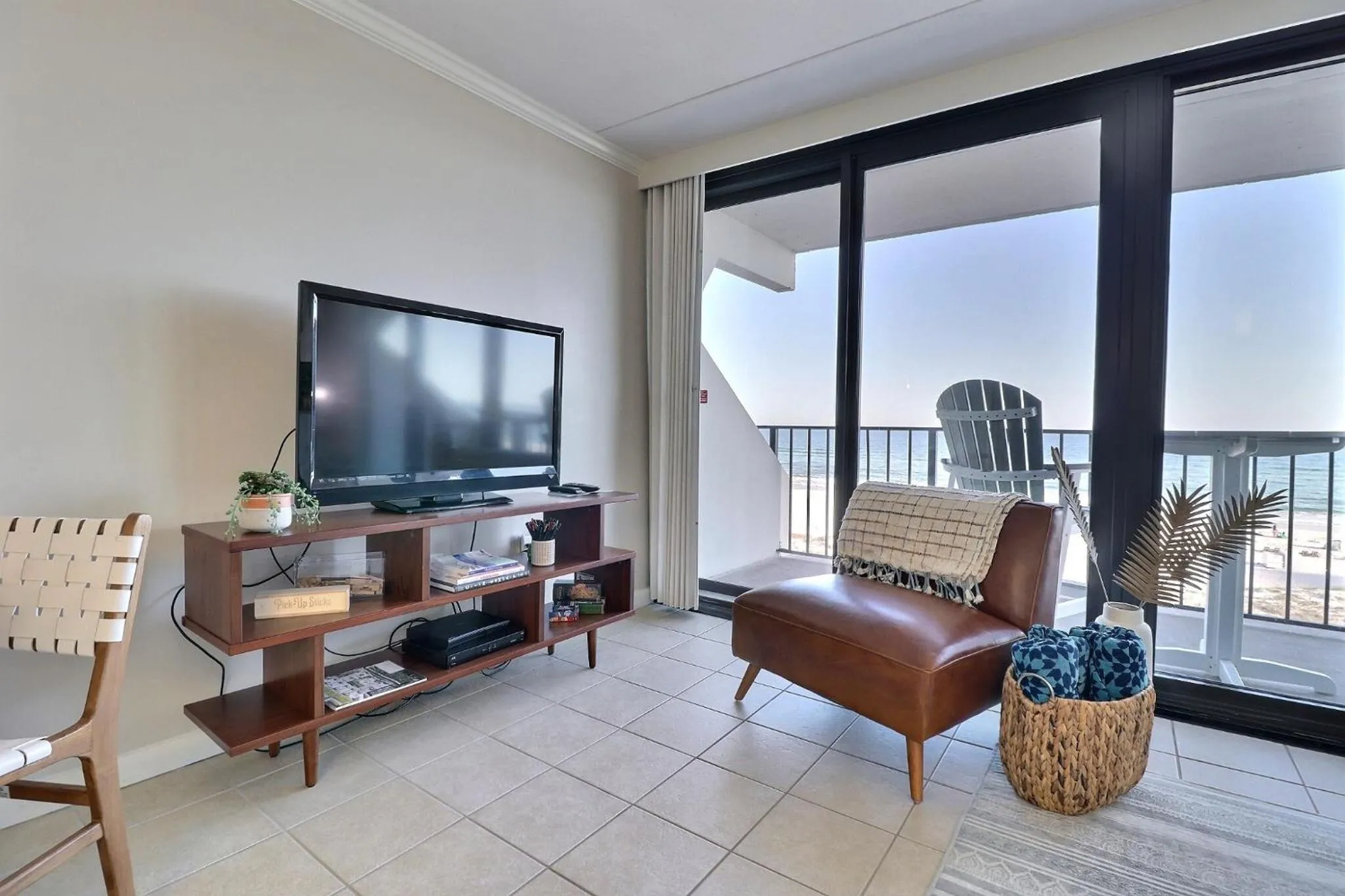 Living room in Island Winds East