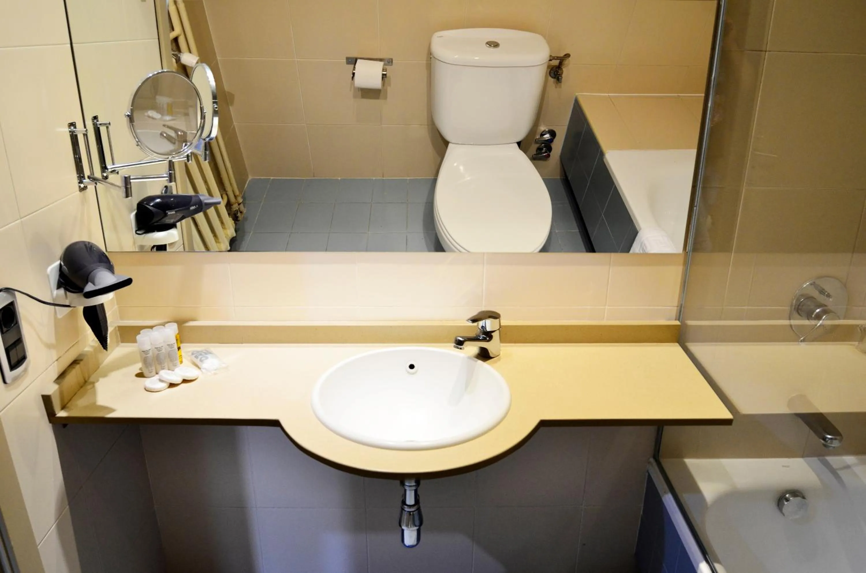 Bathroom in Hotel Terranova