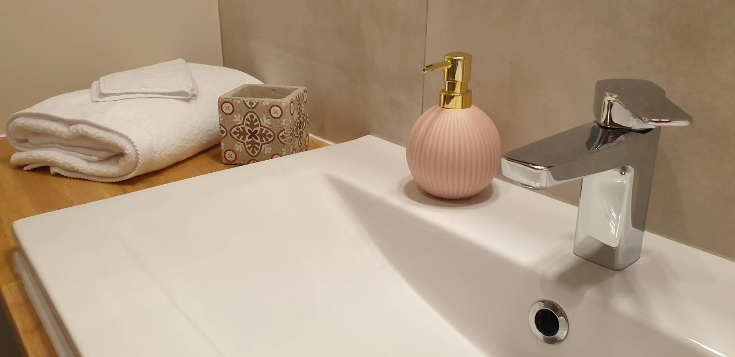 Bathroom in Château de Grandmont - Escale authentique au coeur des vignes