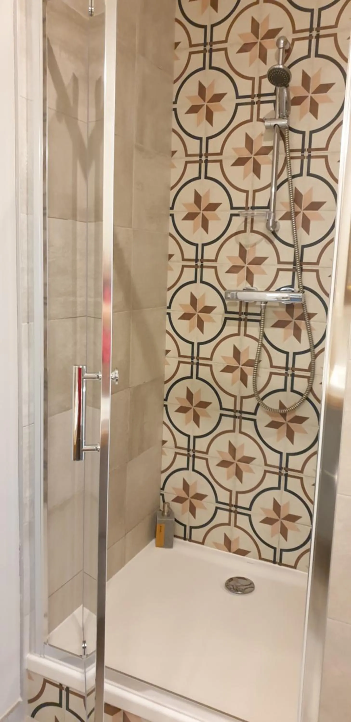 Shower in Château de Grandmont - Escale authentique au coeur des vignes
