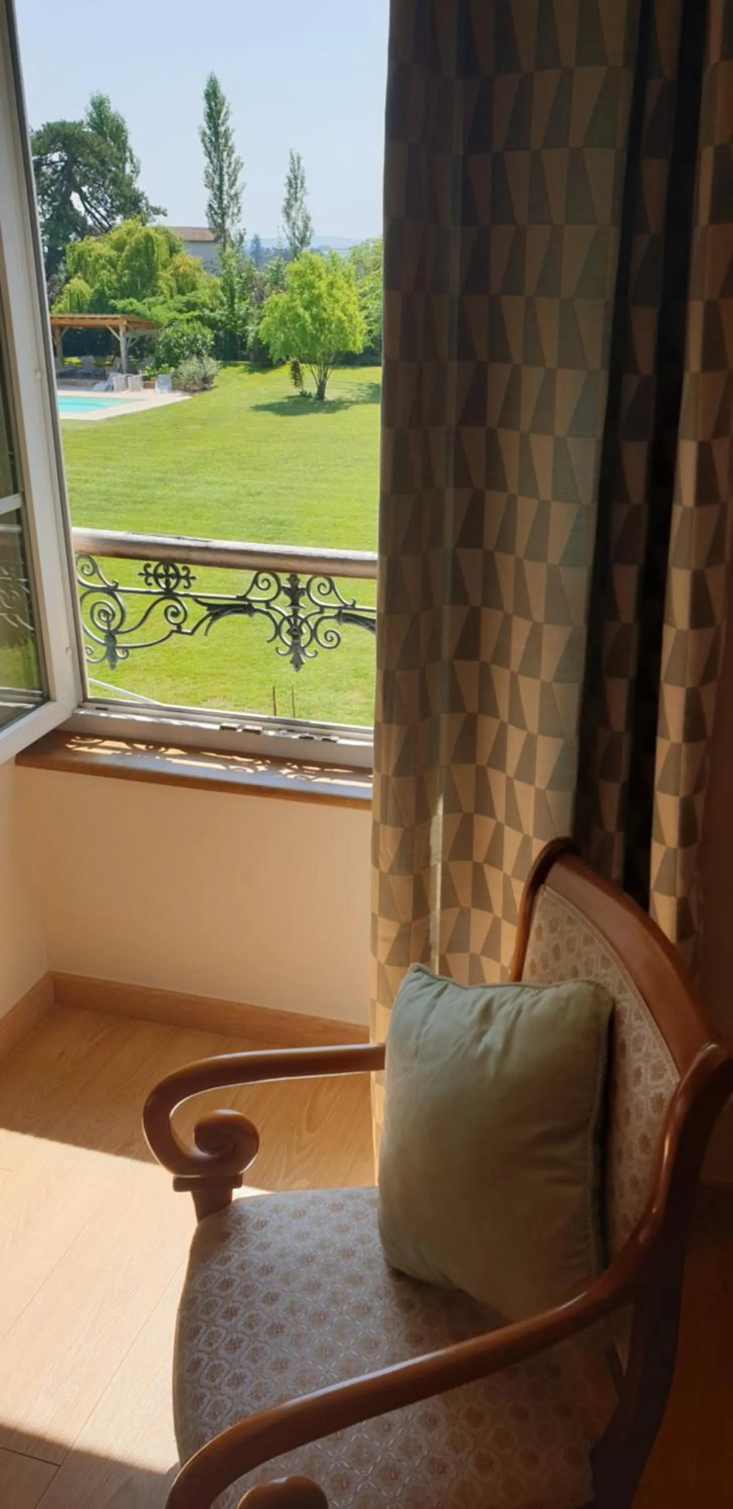 Seating area in Château de Grandmont - Escale authentique au coeur des vignes