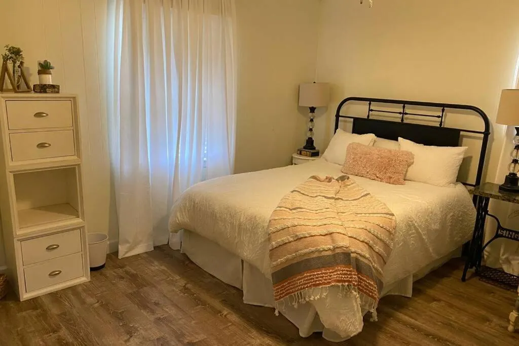 Bed in The Crimson - Game Day Rental