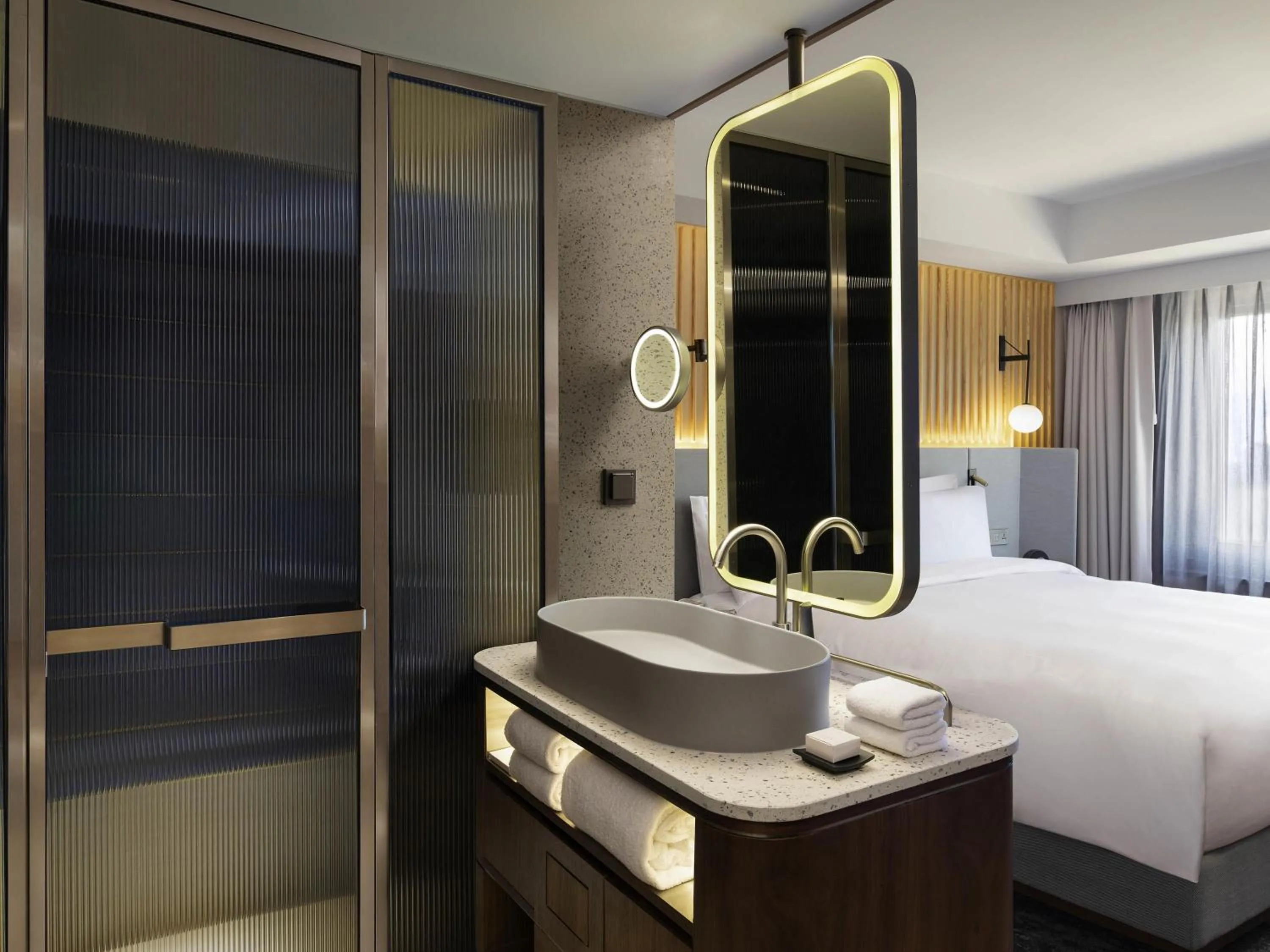 Bedroom, Bed in Mondrian Seoul Itaewon