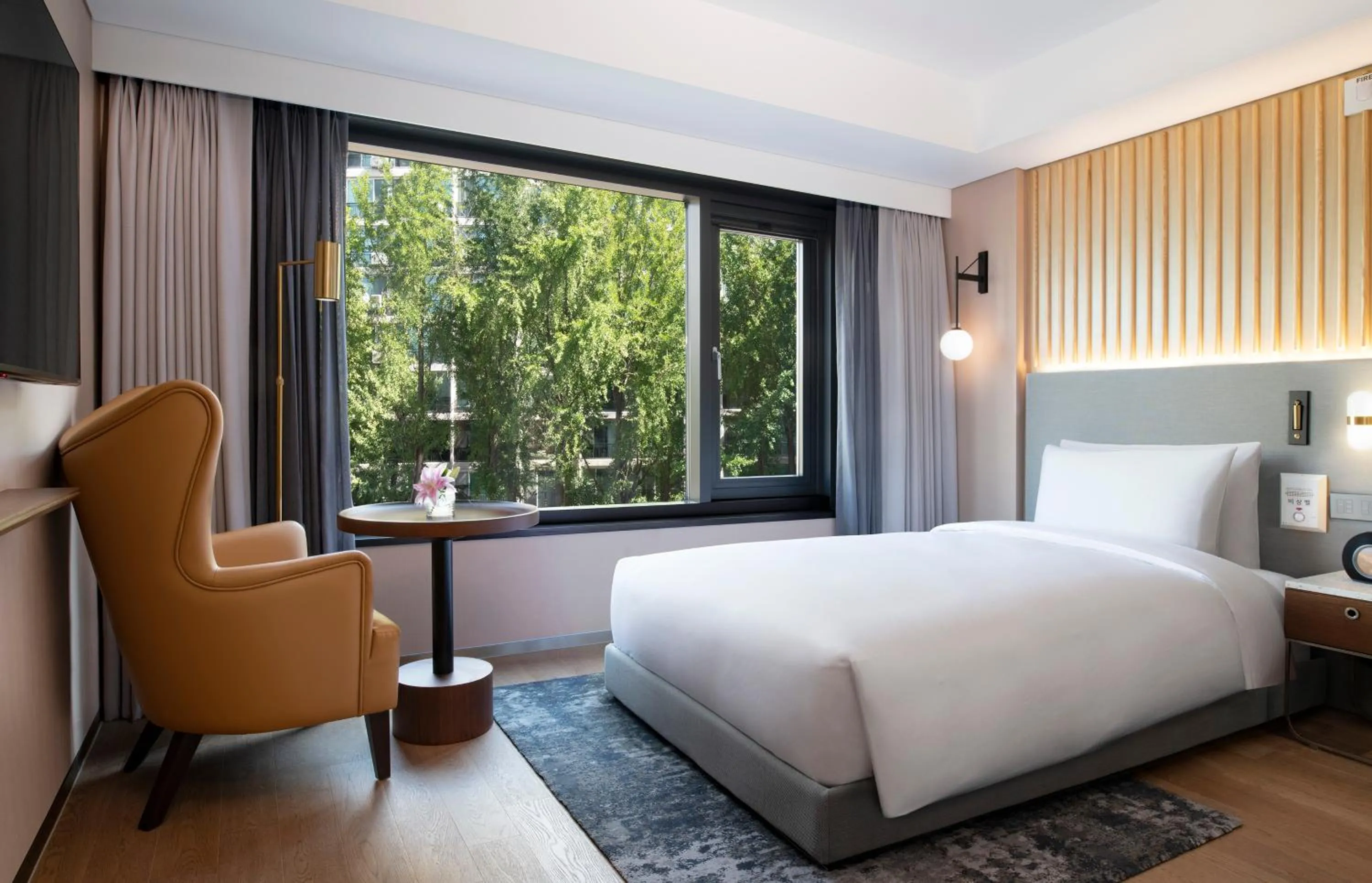 Bedroom, Bed in Mondrian Seoul Itaewon