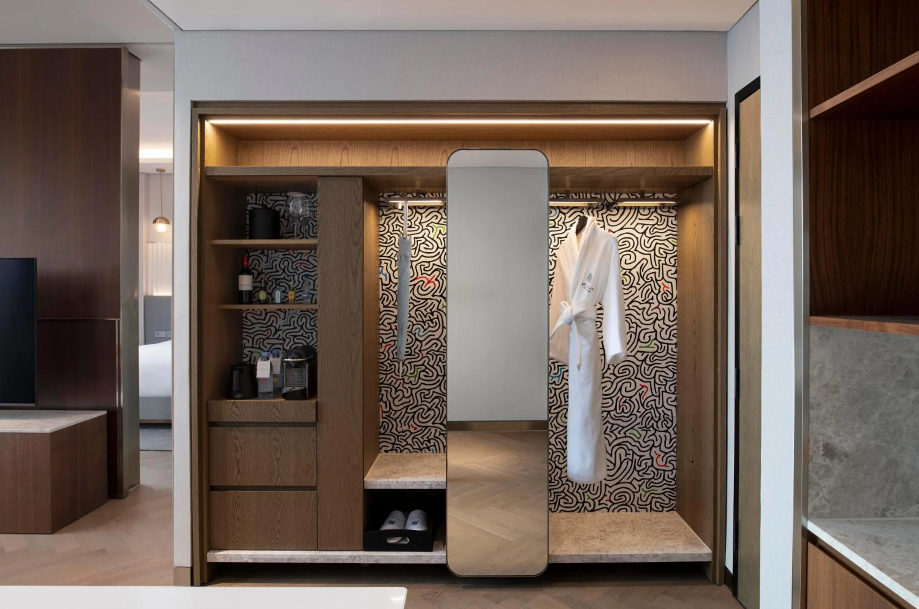 Photo of the whole room in Mondrian Seoul Itaewon