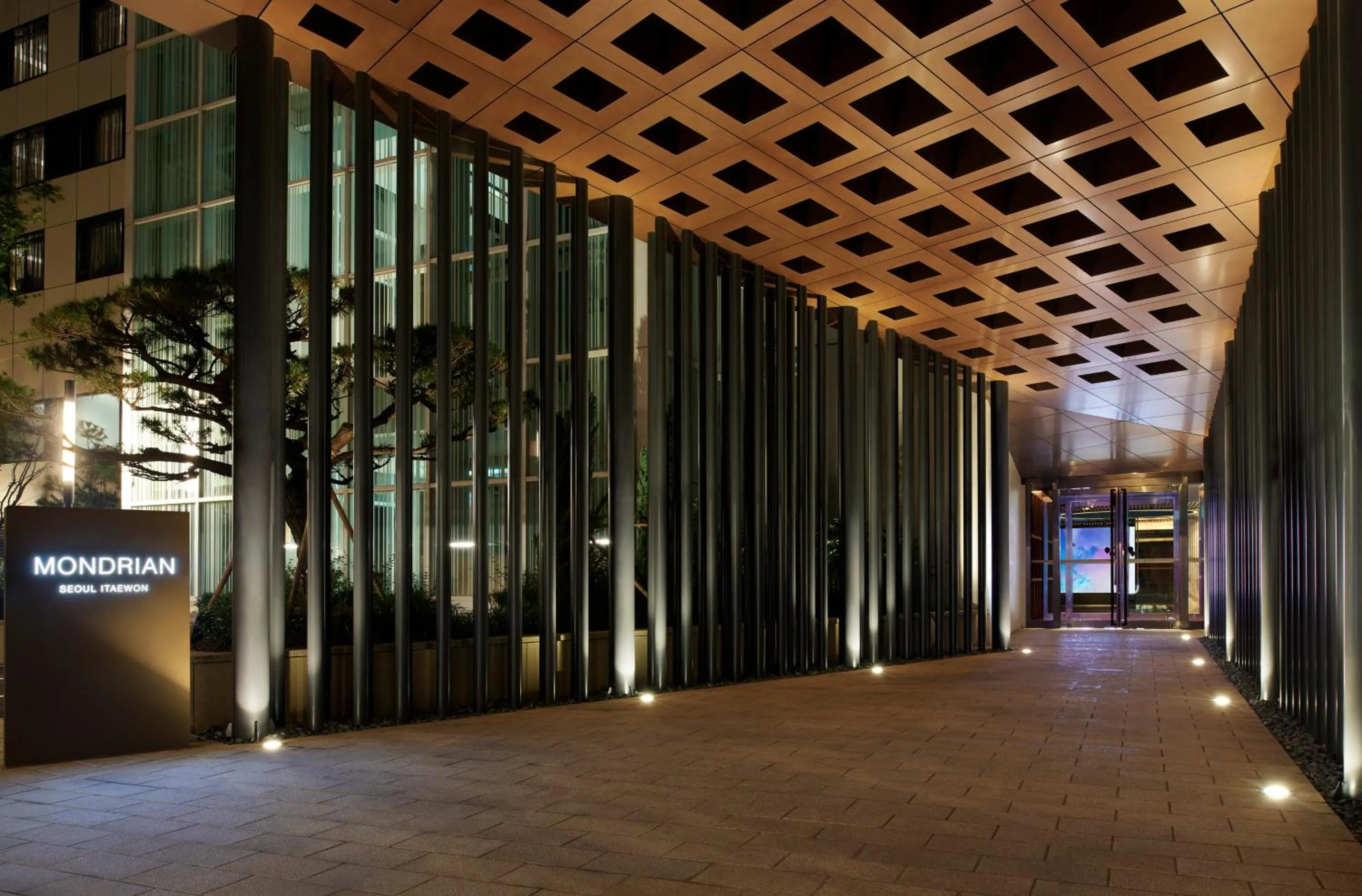 Facade/entrance in Mondrian Seoul Itaewon